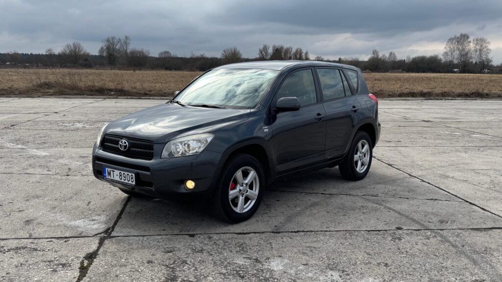 TOYOTA RAV4