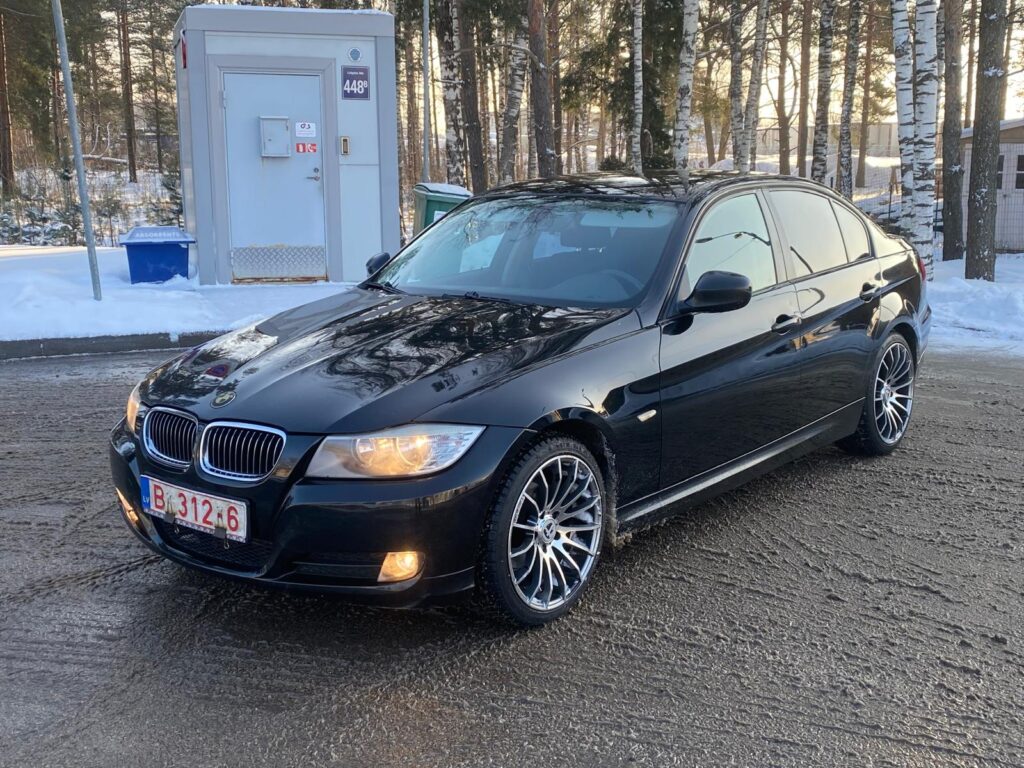 BMW 318 (E90)