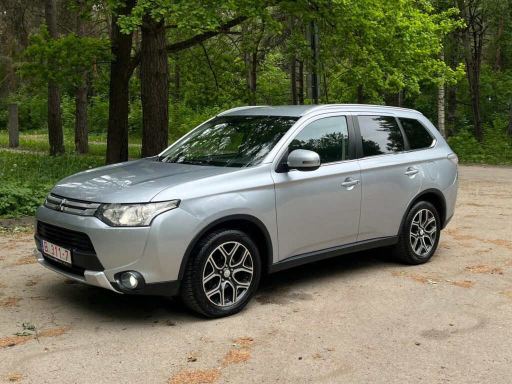 MITSUBISHI OUTLANDER 4WD