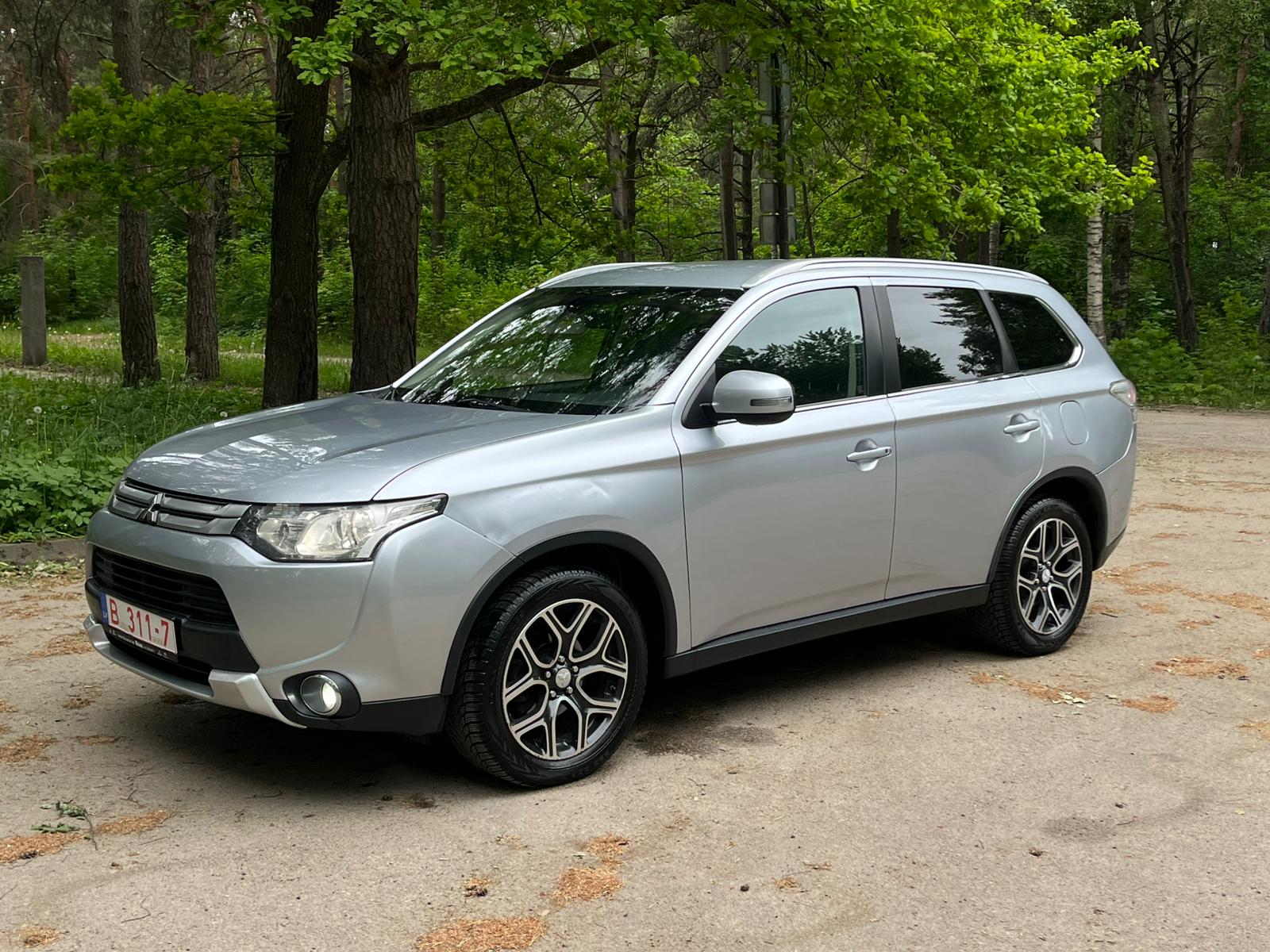 MITSUBISHI OUTLANDER 4WD