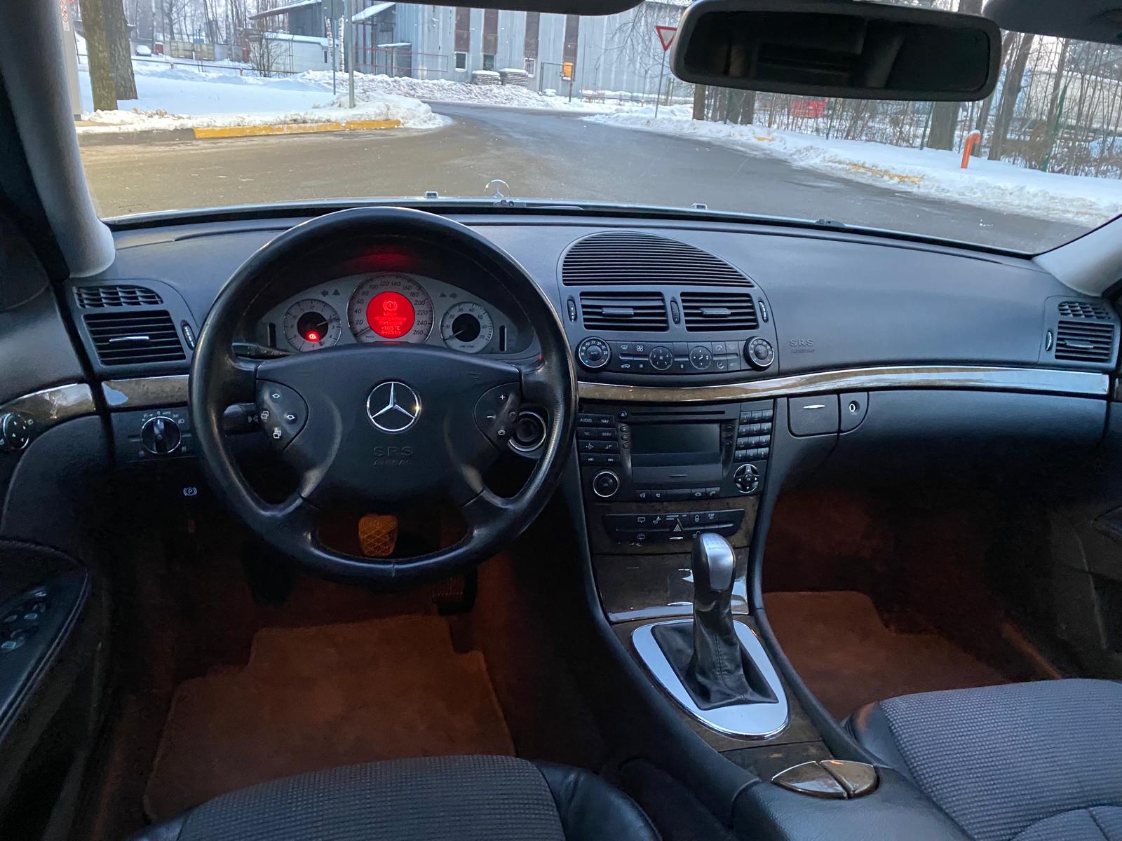 Mercedes Benz E240 avantgarde