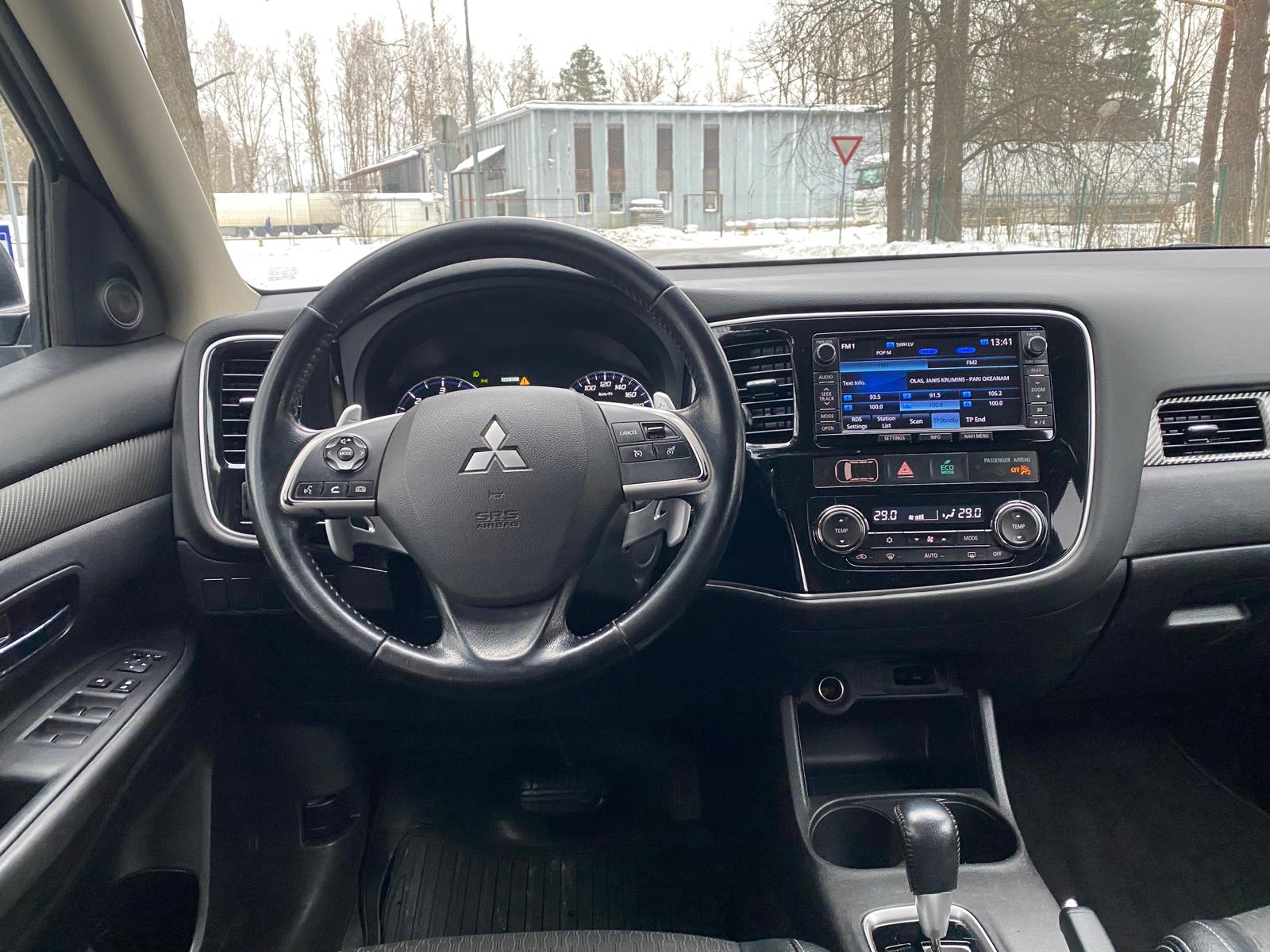 MITSUBISHI OUTLANDER 4WD