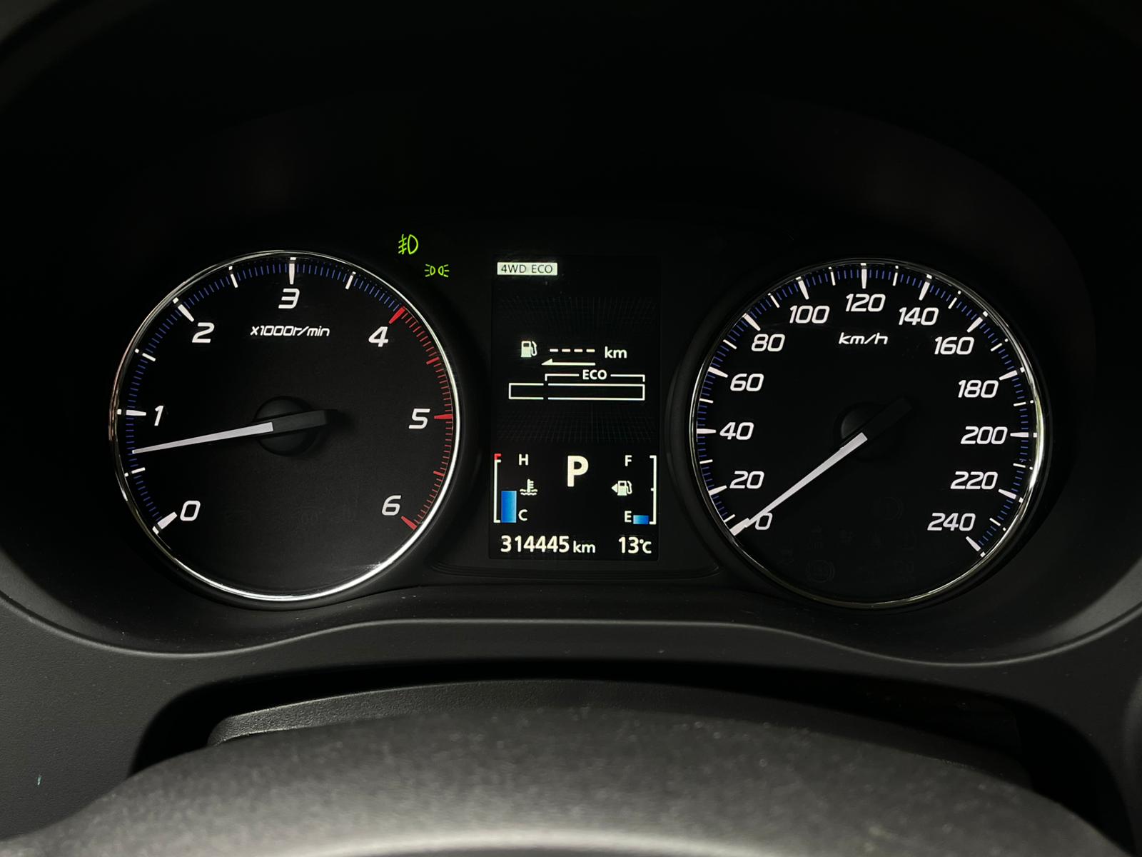 MITSUBISHI OUTLANDER 4WD