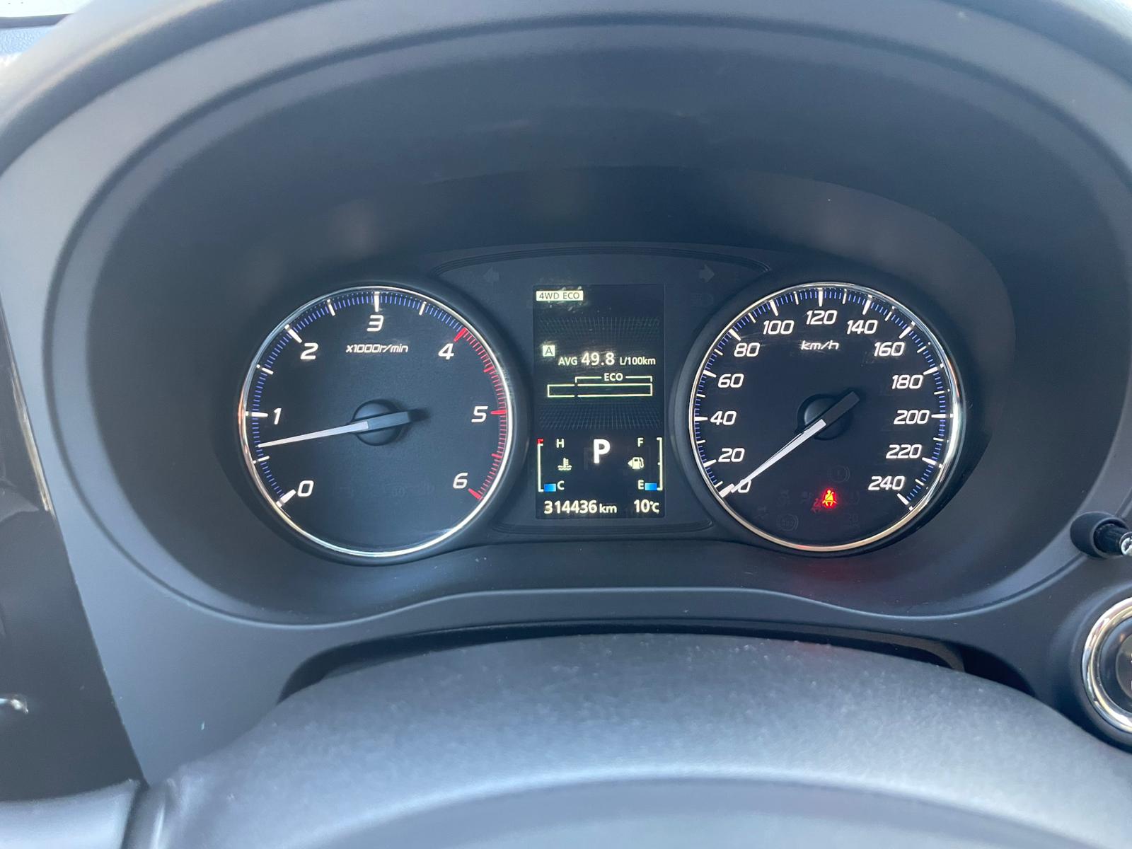 MITSUBISHI OUTLANDER 4WD