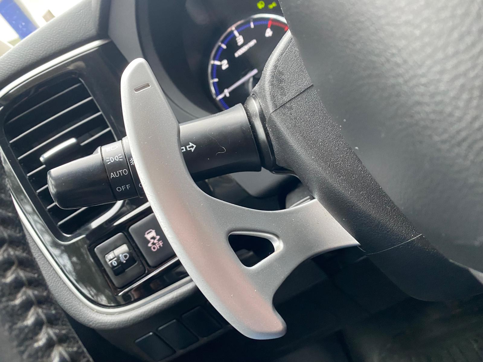 MITSUBISHI OUTLANDER 4WD