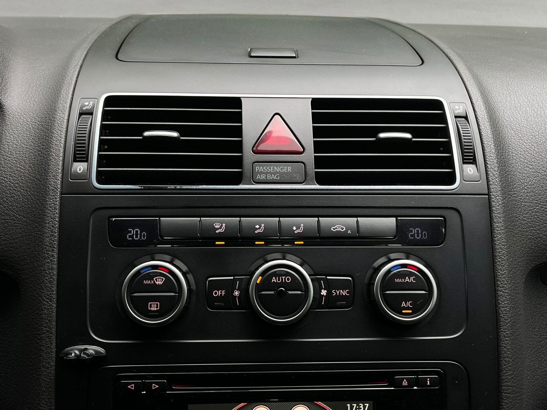 VW TOURAN BLUEMOTION