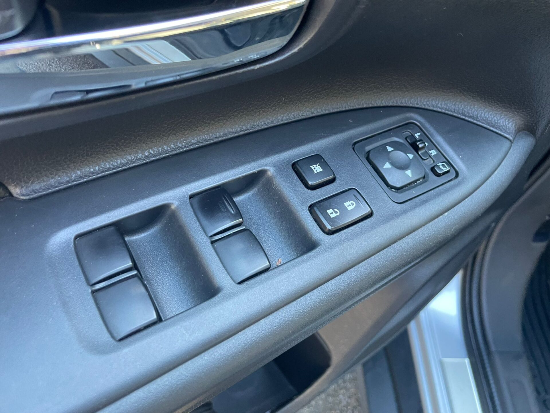 MITSUBISHI OUTLANDER 4WD