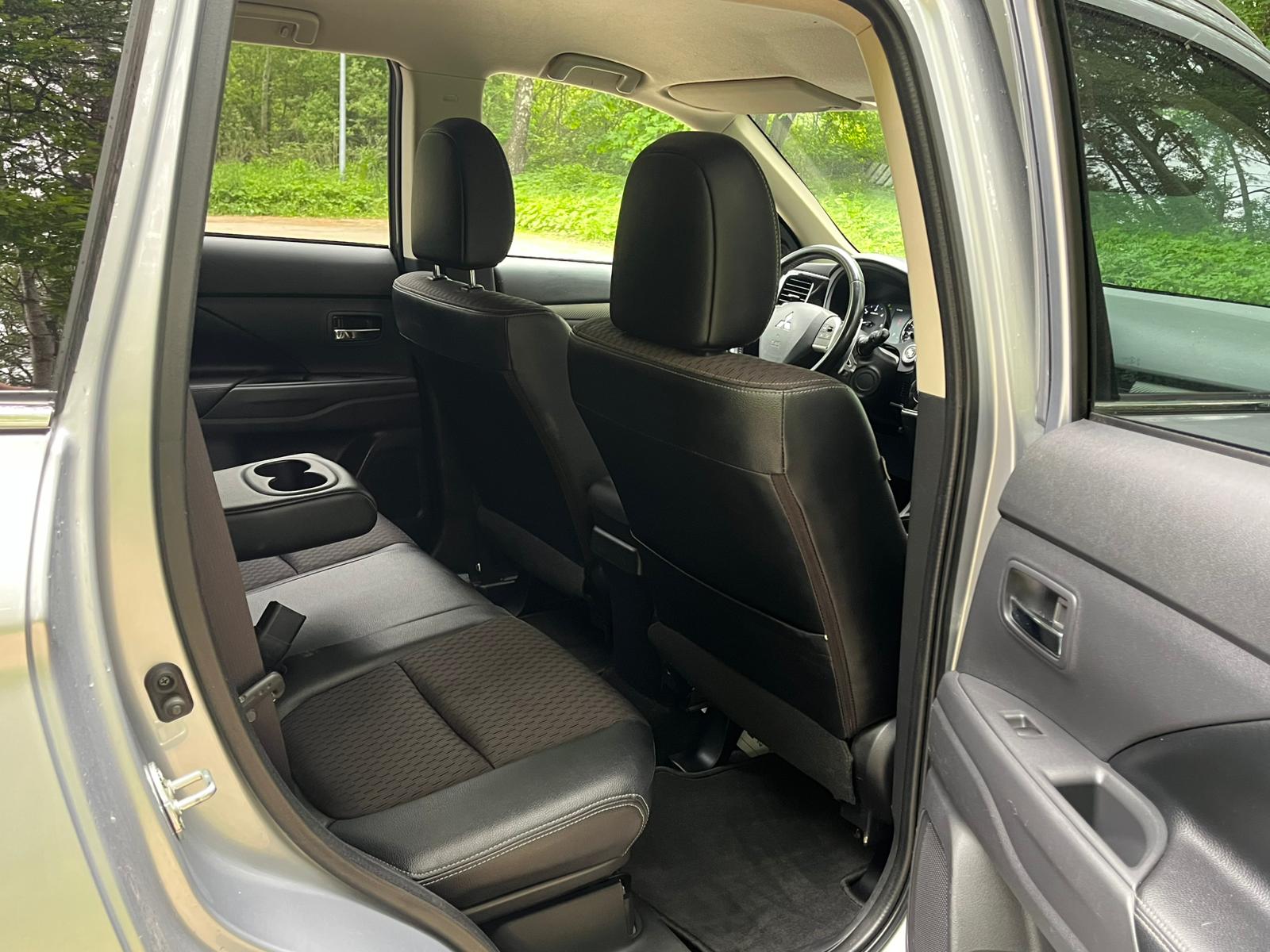 MITSUBISHI OUTLANDER 4WD