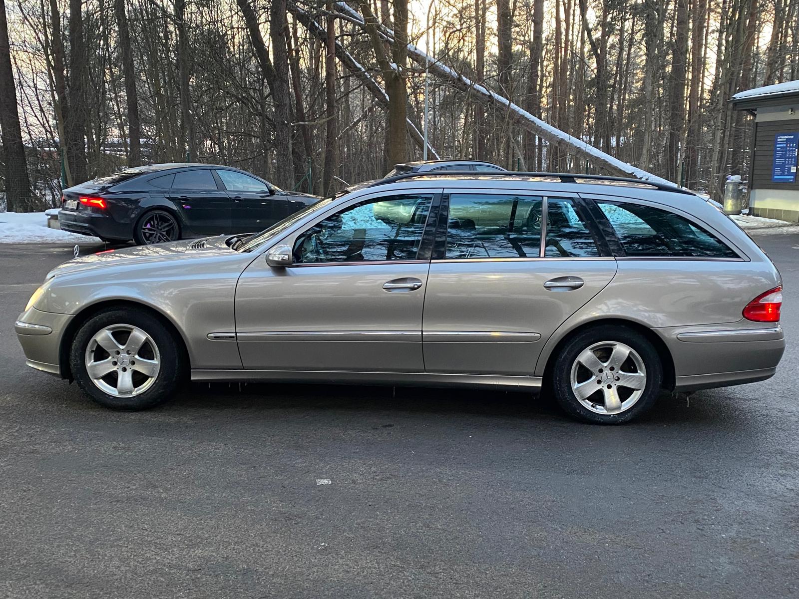 Mercedes Benz E240 avantgarde