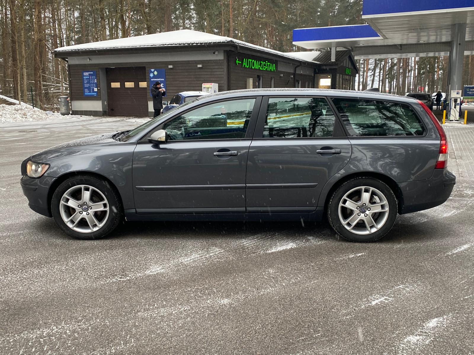 VOLVO V50
