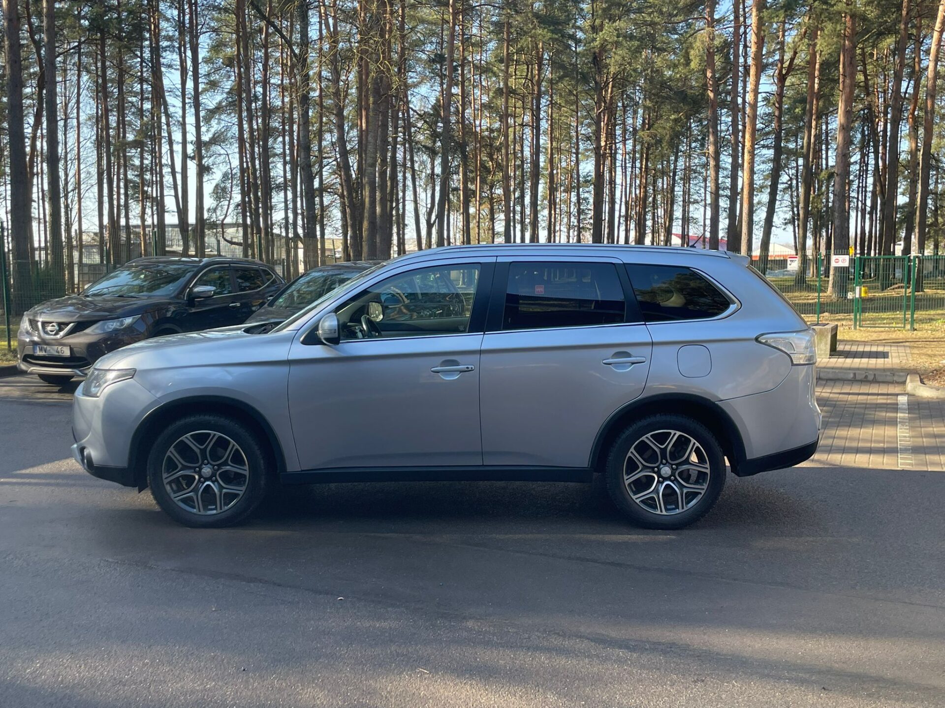 MITSUBISHI OUTLANDER 4WD