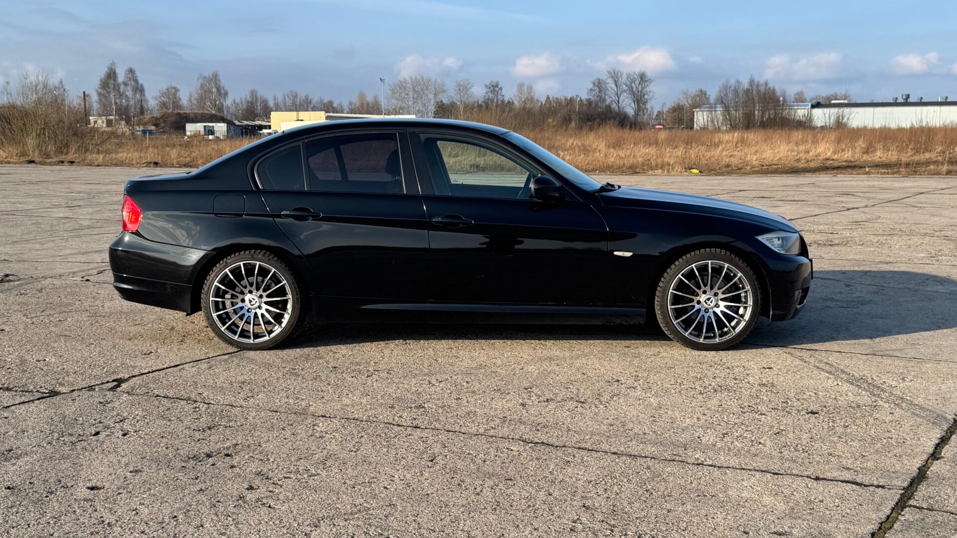 BMW 318 (E90)
