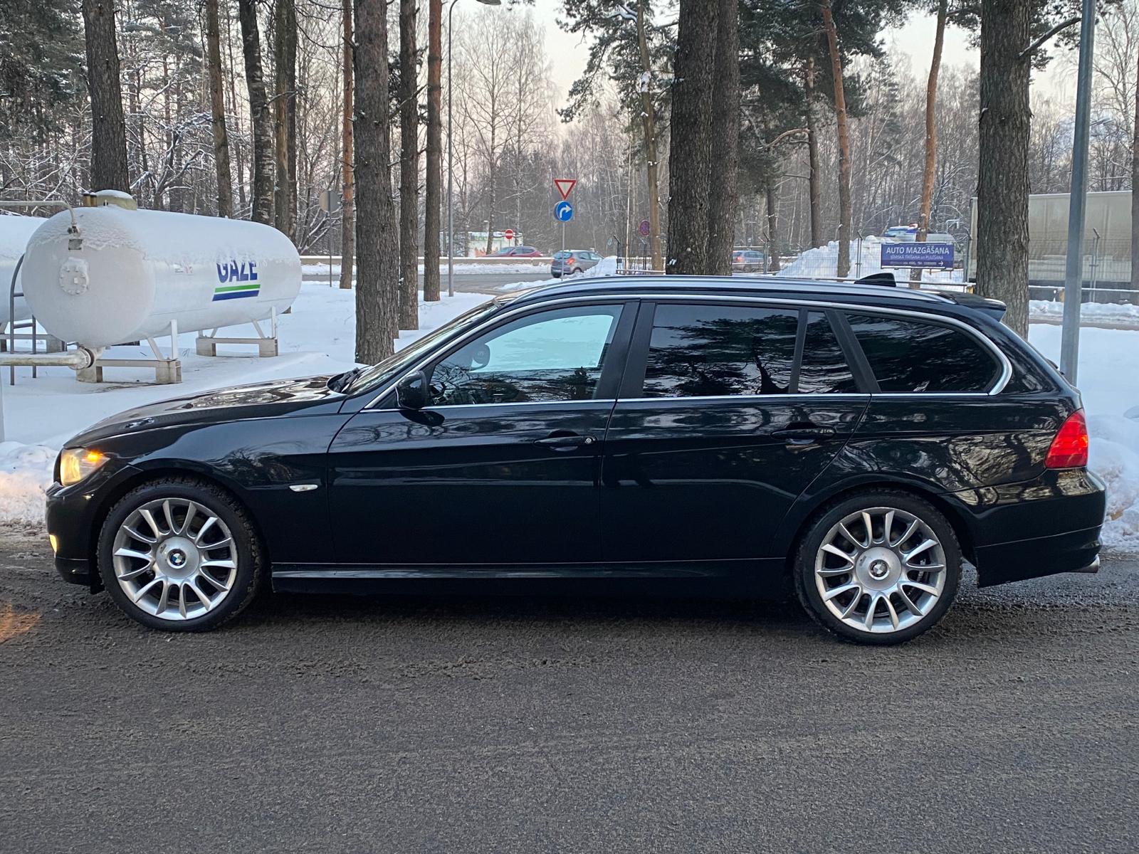 BMW 330 (E91)