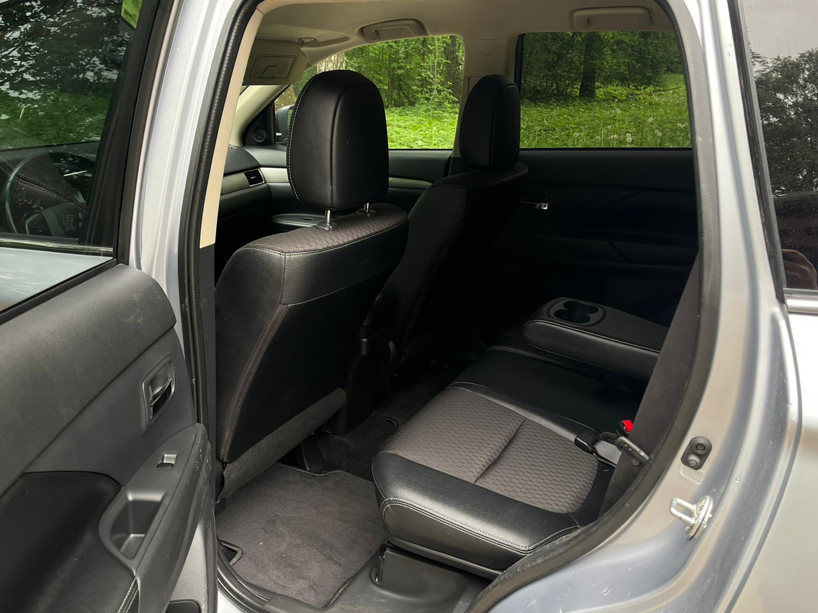 MITSUBISHI OUTLANDER 4WD