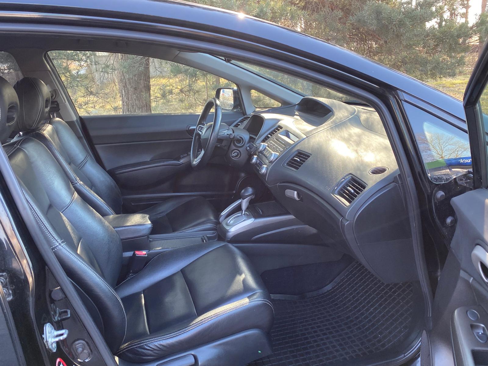 HONDA CIVIC 4DR HYBRID