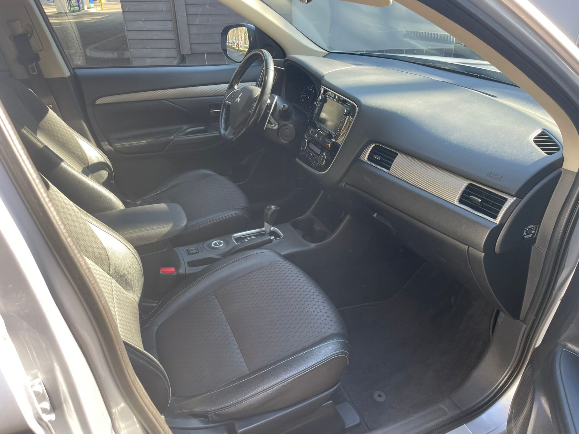 MITSUBISHI OUTLANDER 4WD