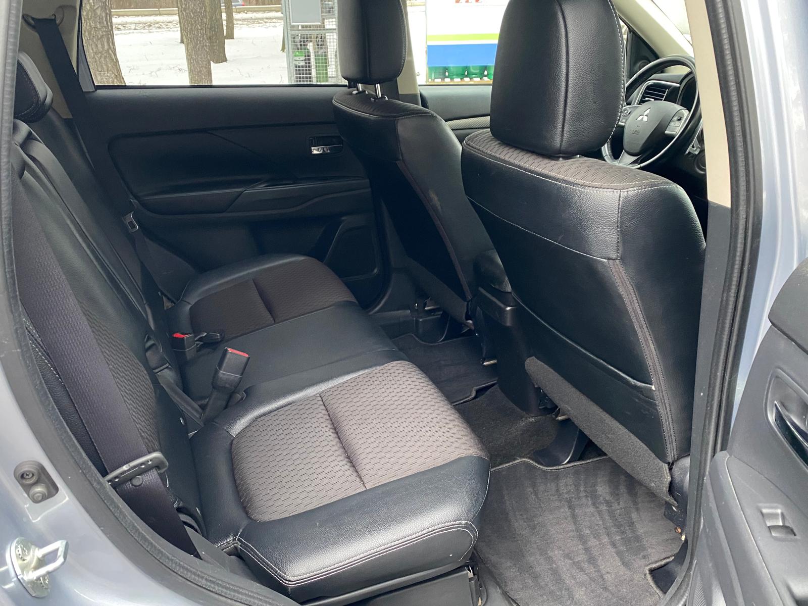 MITSUBISHI OUTLANDER 4WD