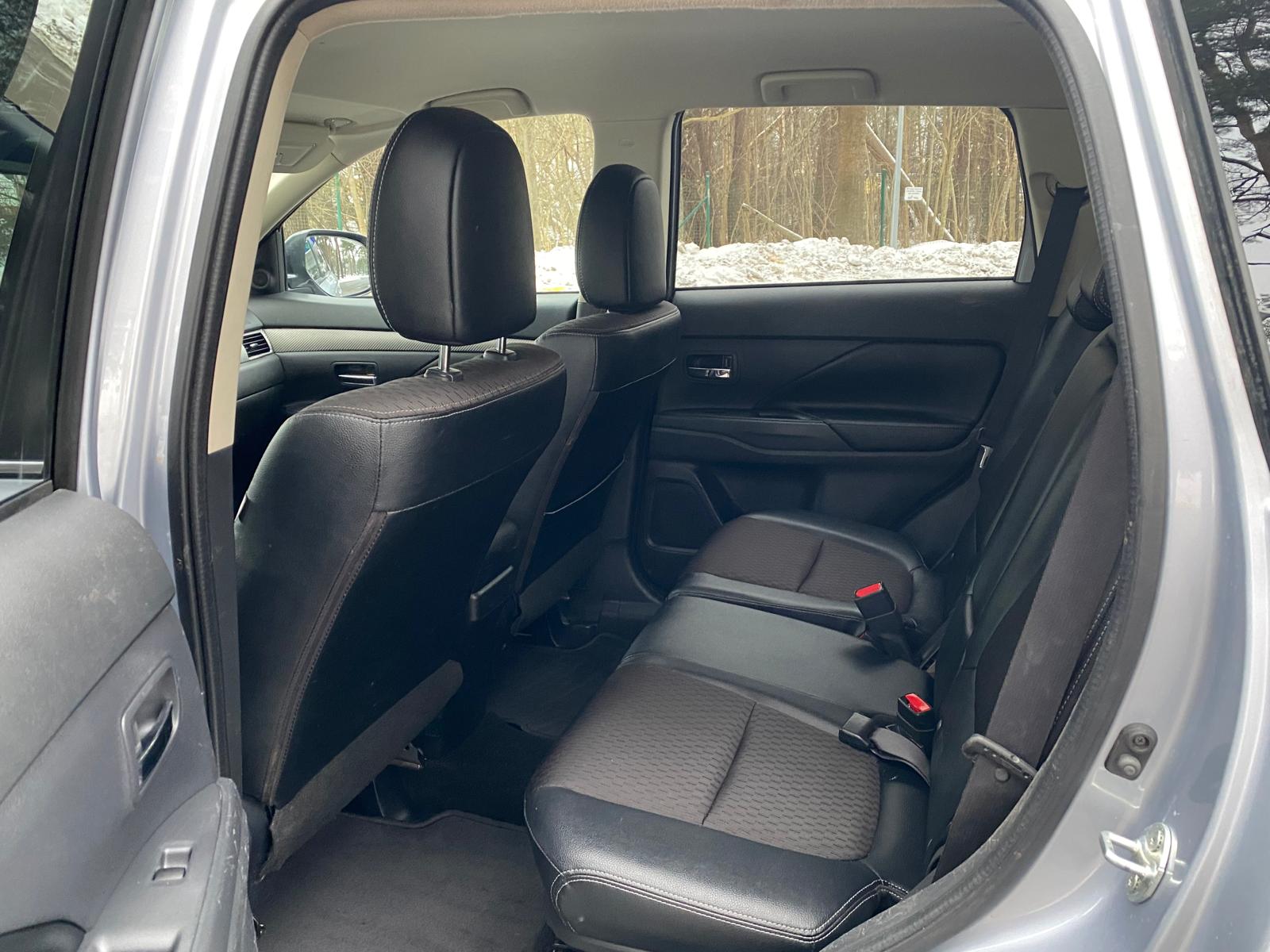 MITSUBISHI OUTLANDER 4WD