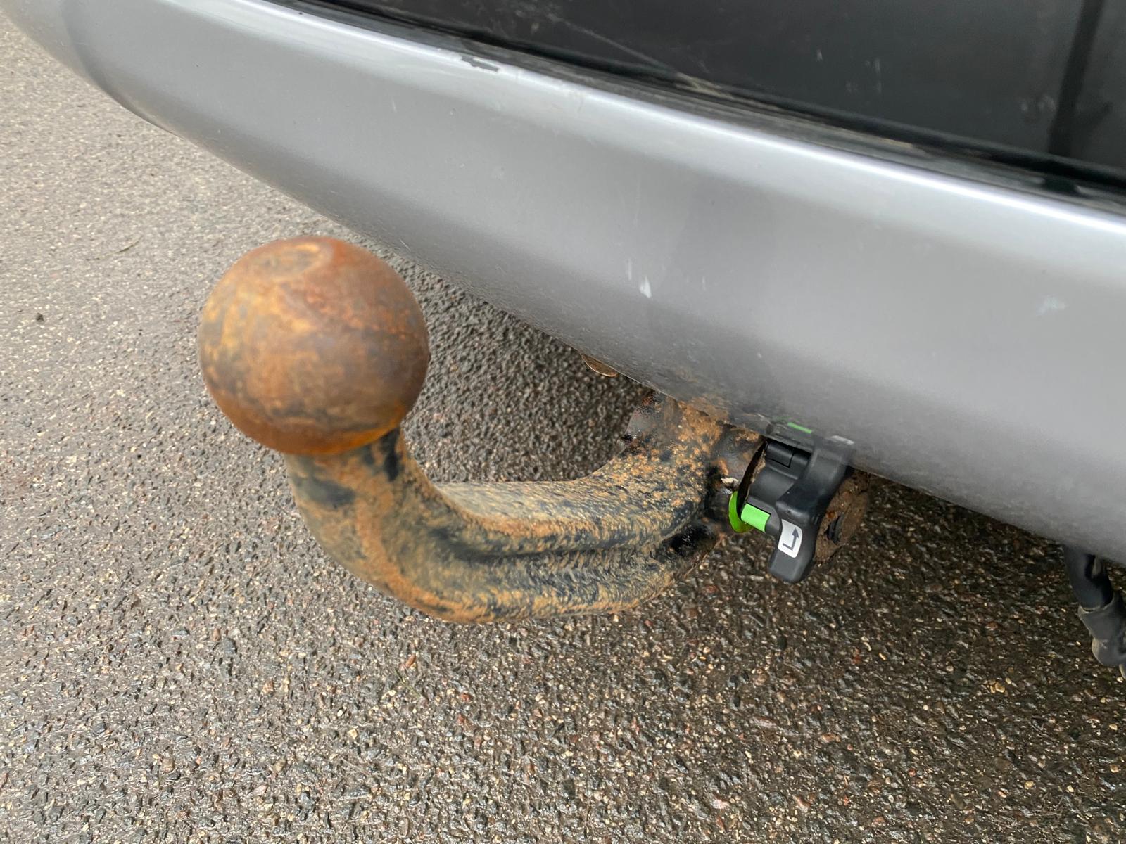 MITSUBISHI OUTLANDER 4WD