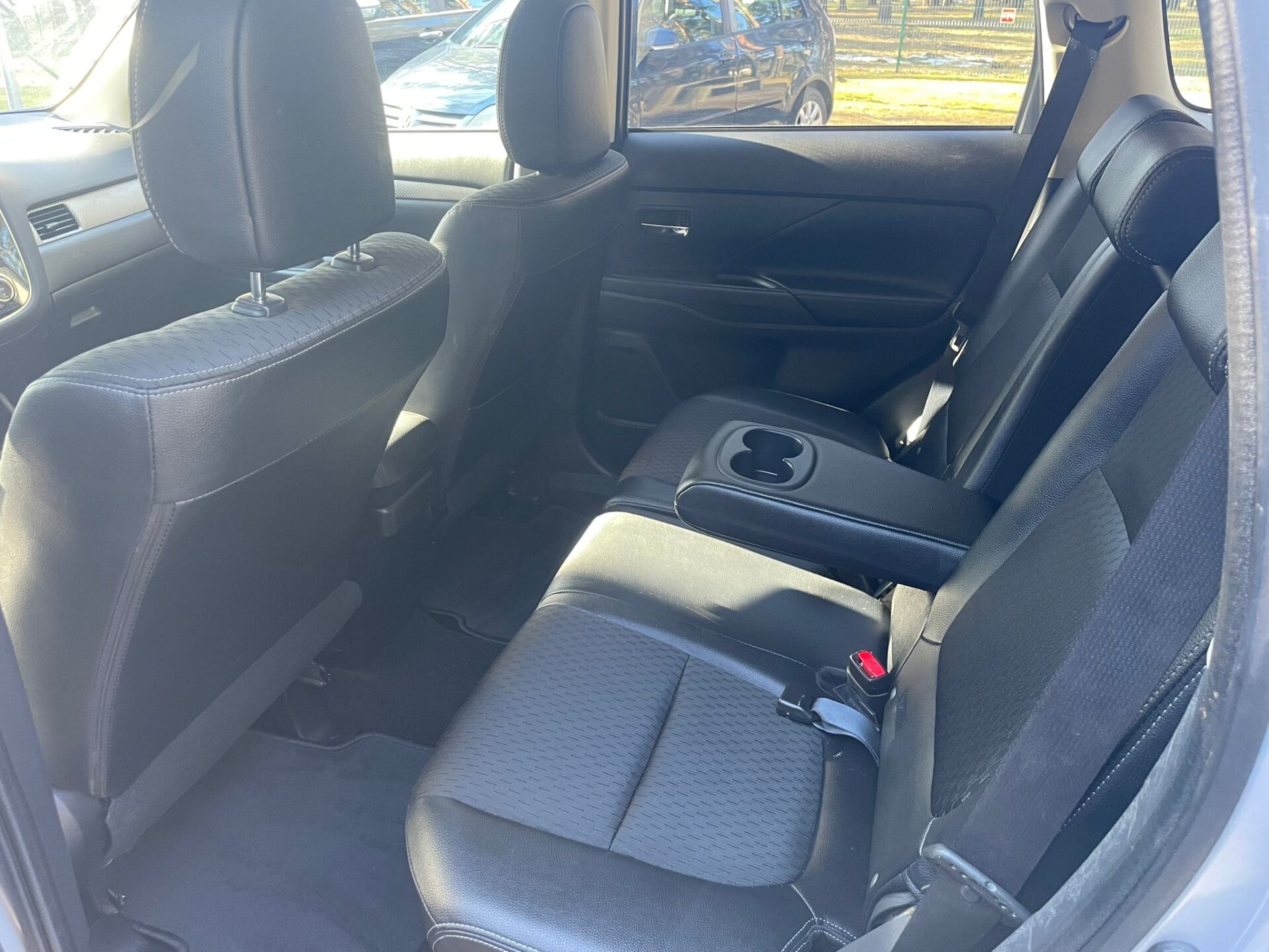 MITSUBISHI OUTLANDER 4WD