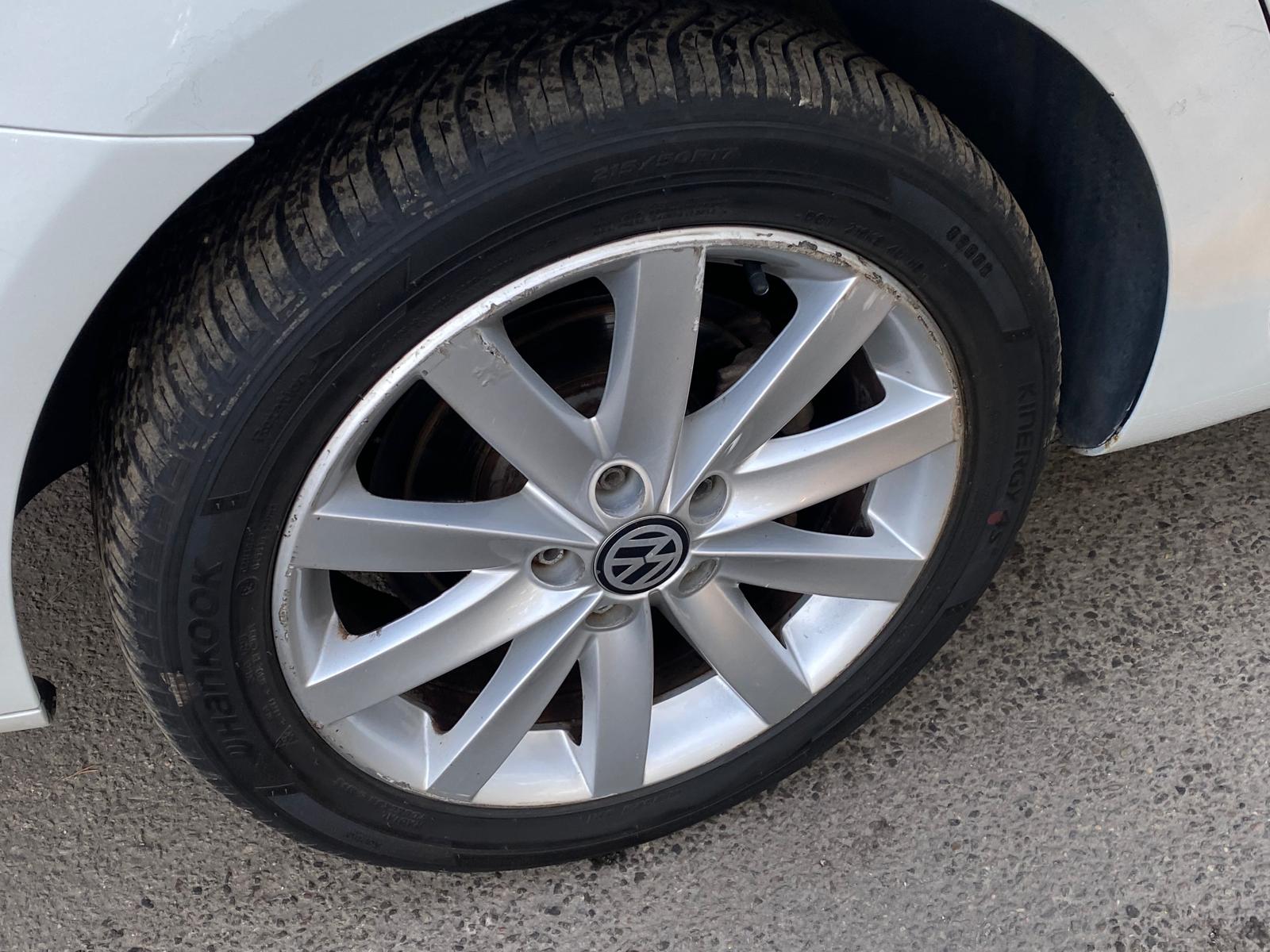 VW TOURAN BLUEMOTION