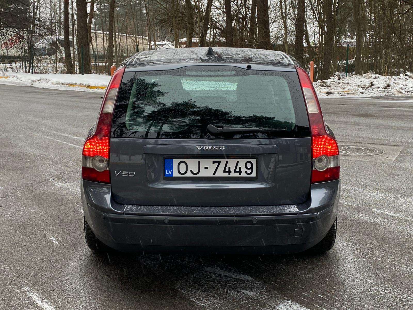 VOLVO V50