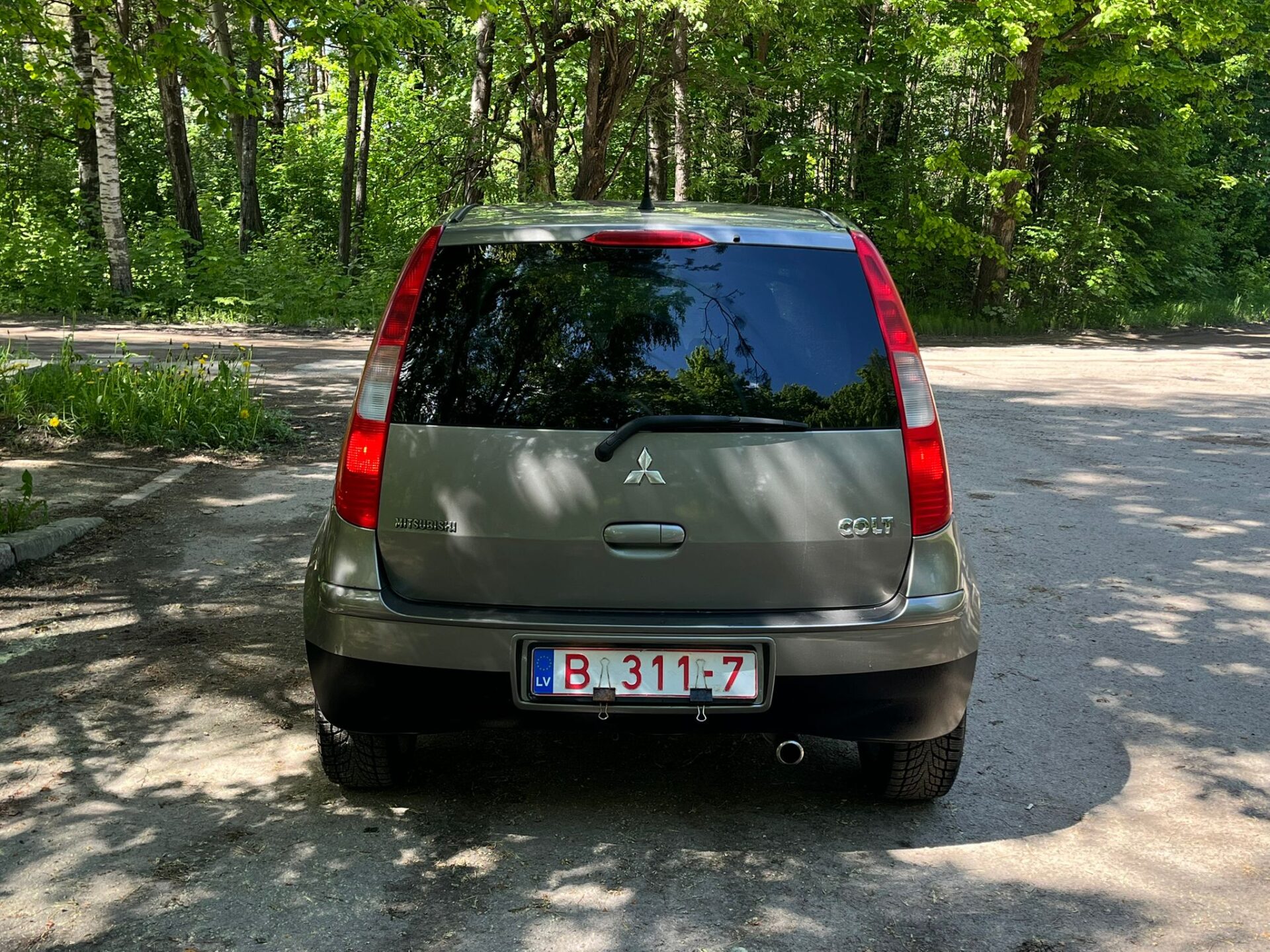 MITSUBISHI COLT