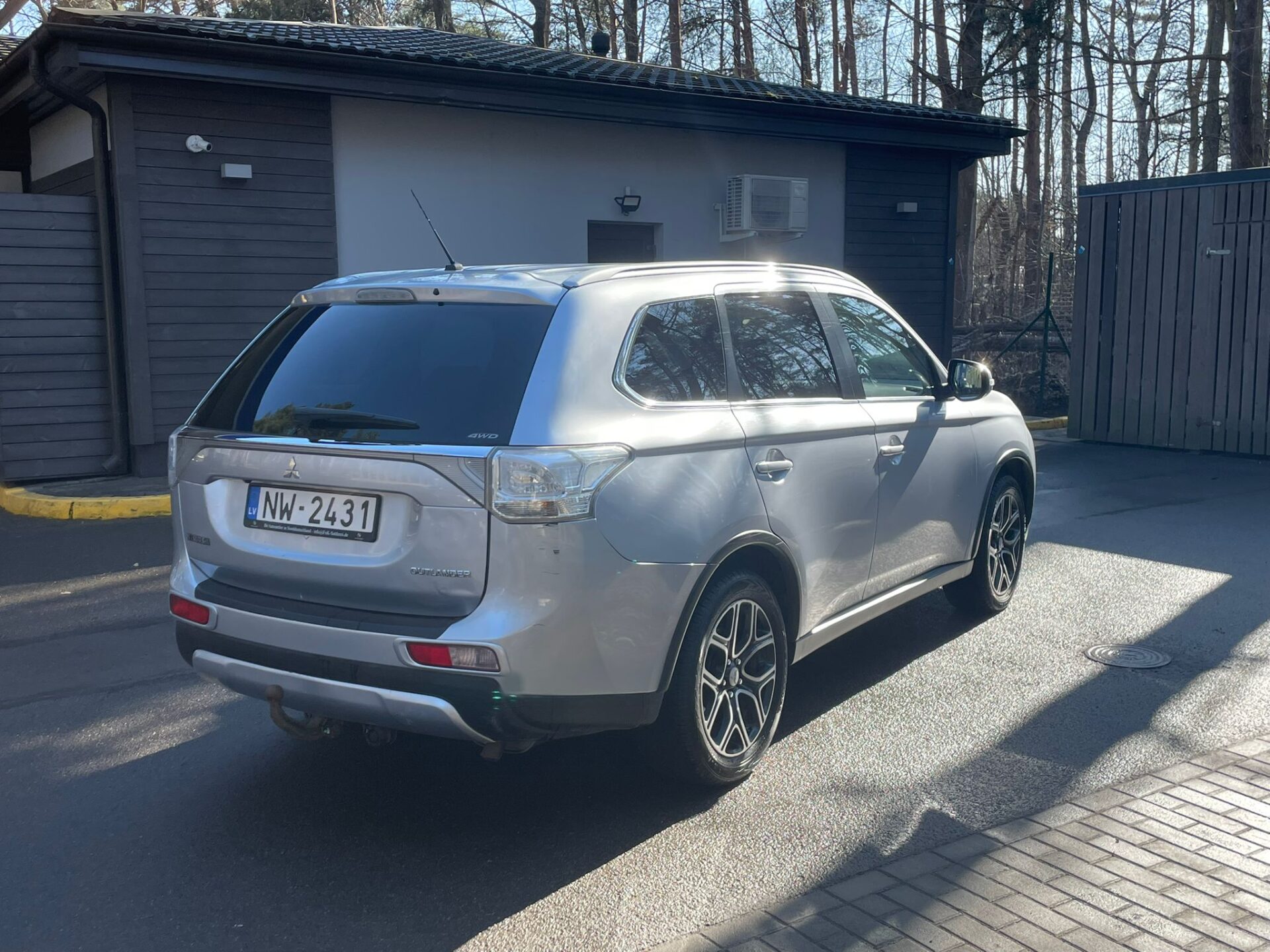 MITSUBISHI OUTLANDER 4WD