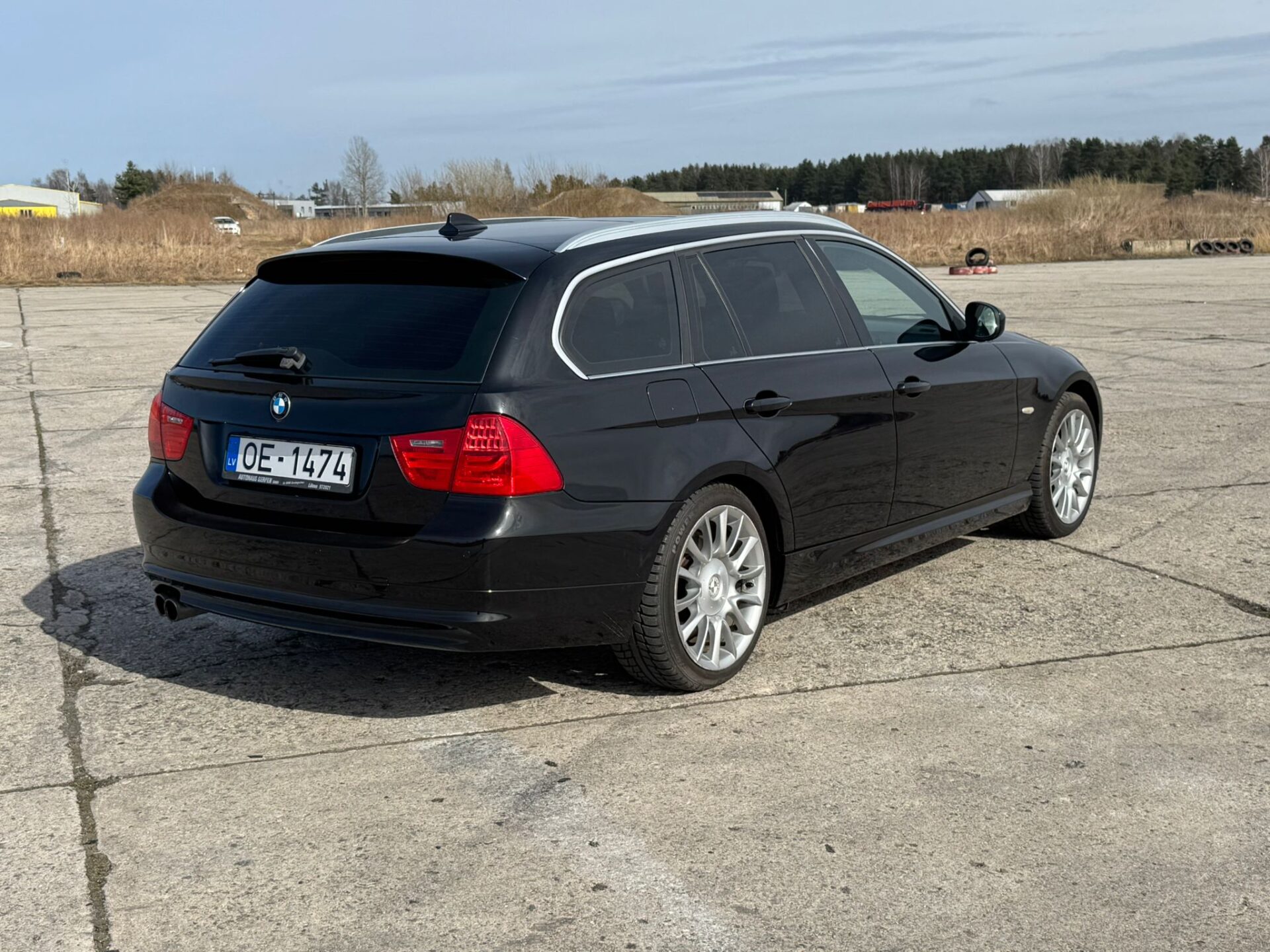 BMW 330 (E91)