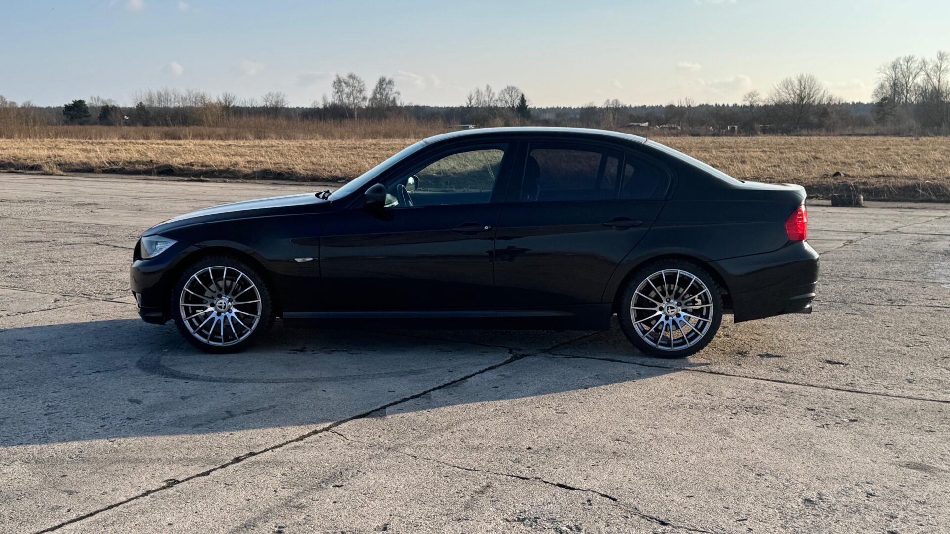BMW 318 (E90)