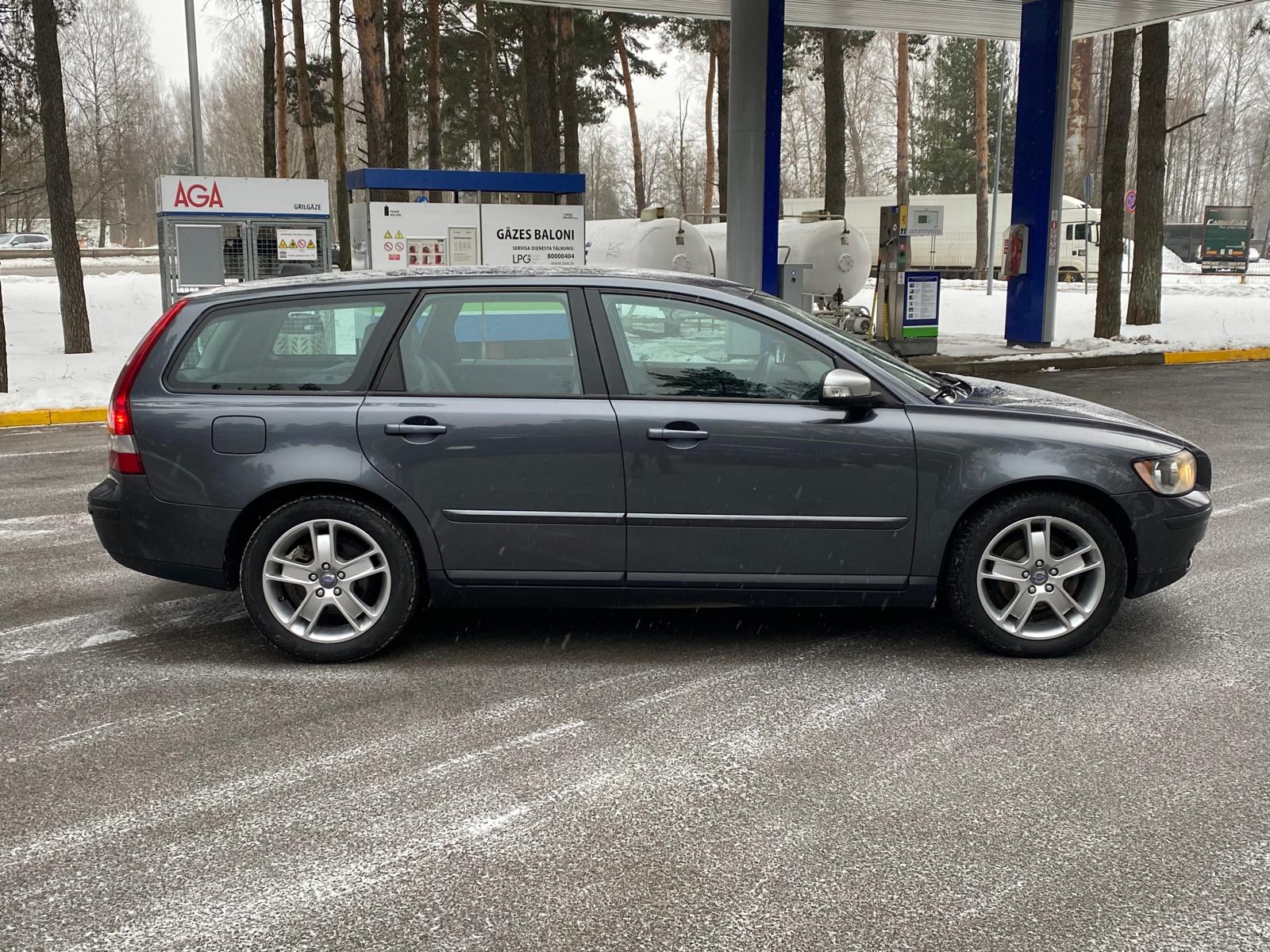 VOLVO V50