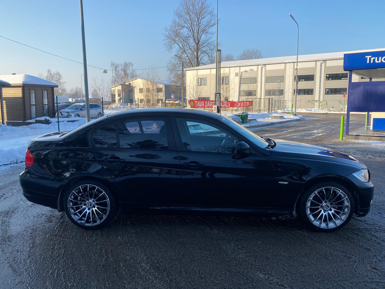 BMW 318 (E90)