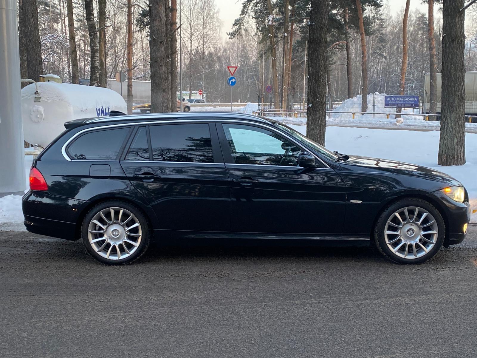 BMW 330 (E91)