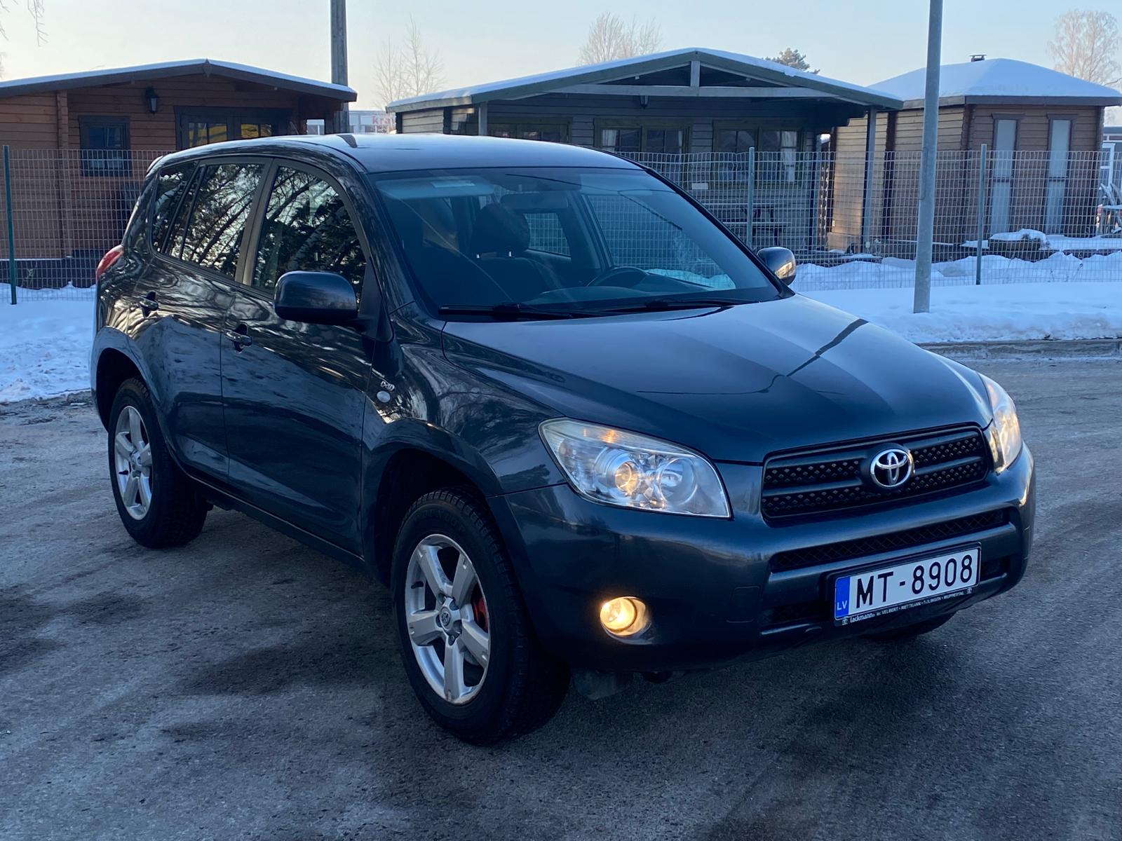TOYOTA RAV4