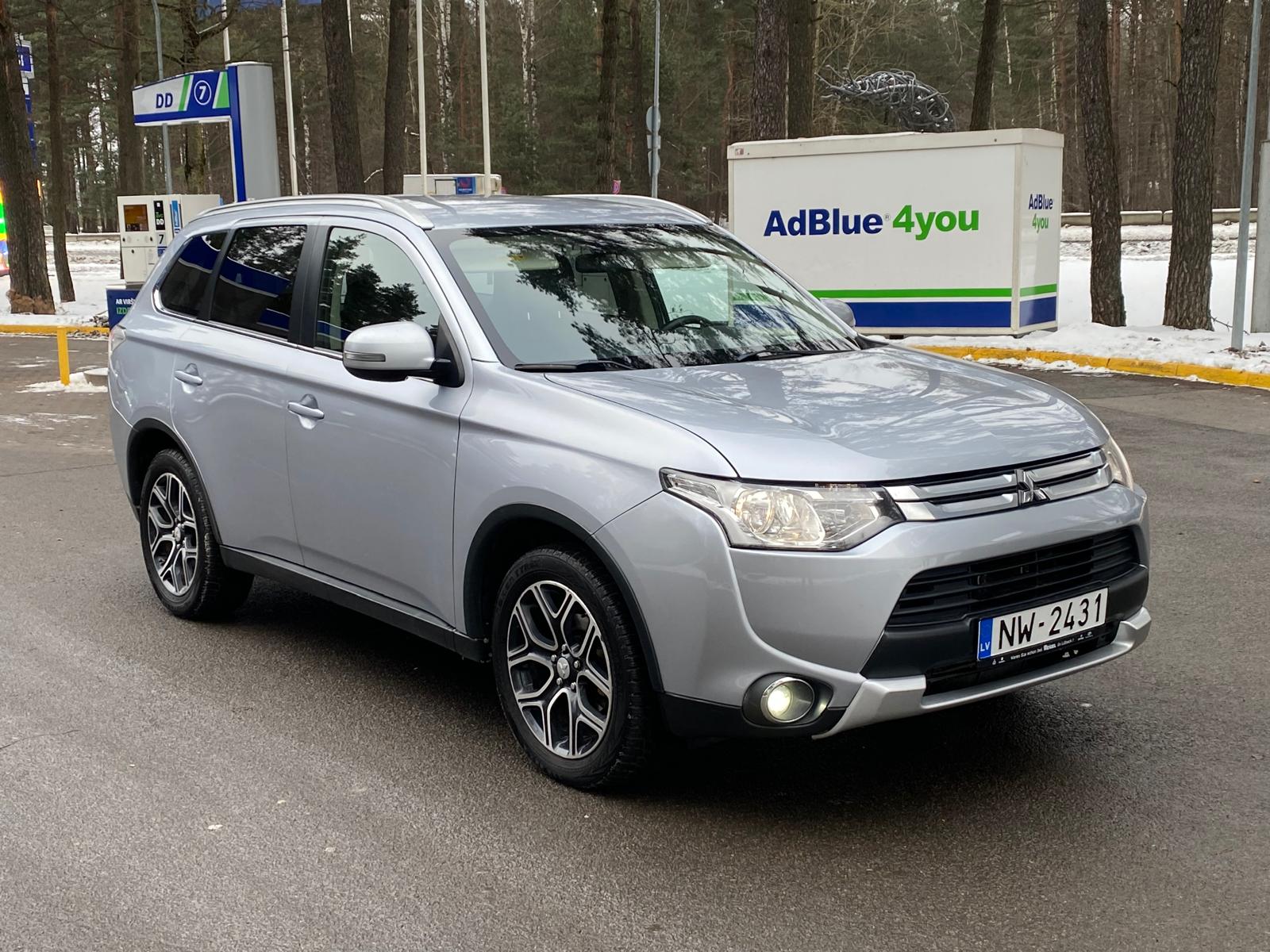 MITSUBISHI OUTLANDER 4WD