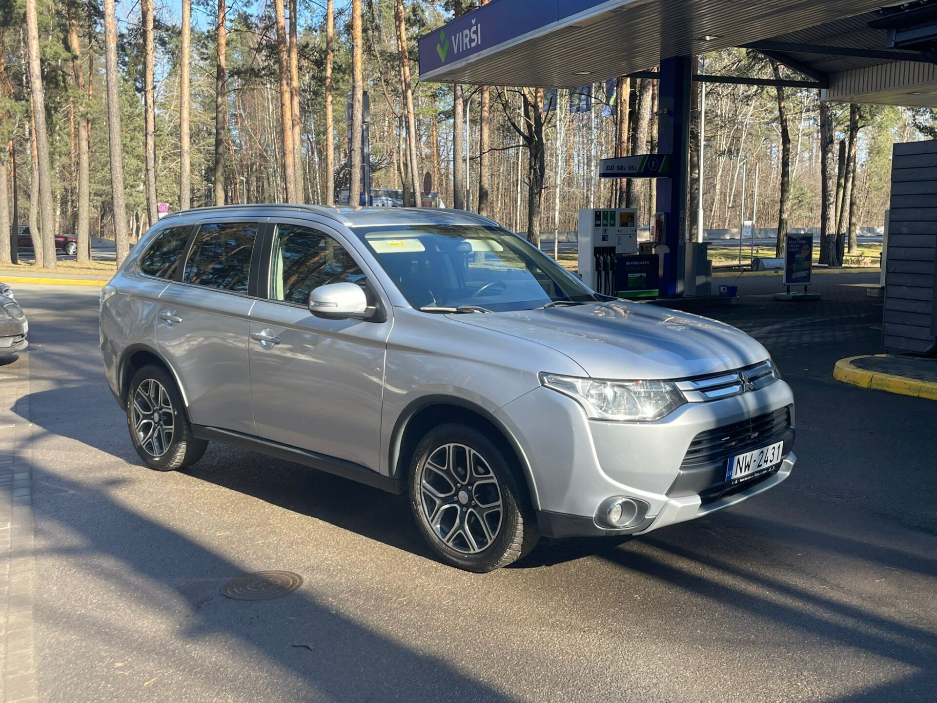 MITSUBISHI OUTLANDER 4WD