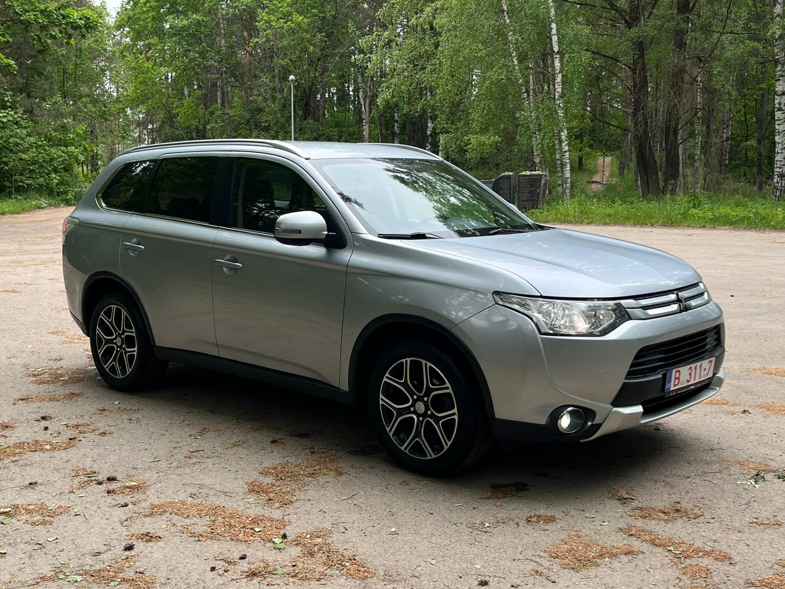 MITSUBISHI OUTLANDER 4WD
