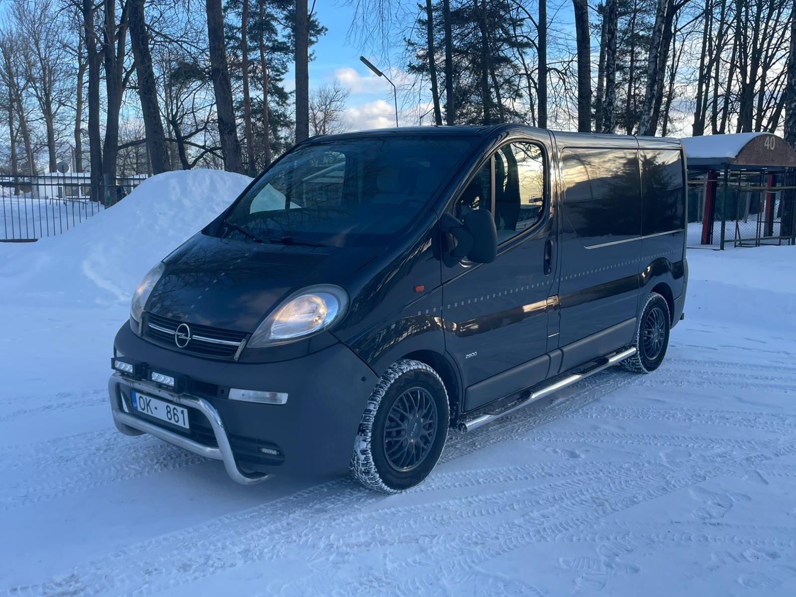 OPEL VIVARO KRAVAS BUSS