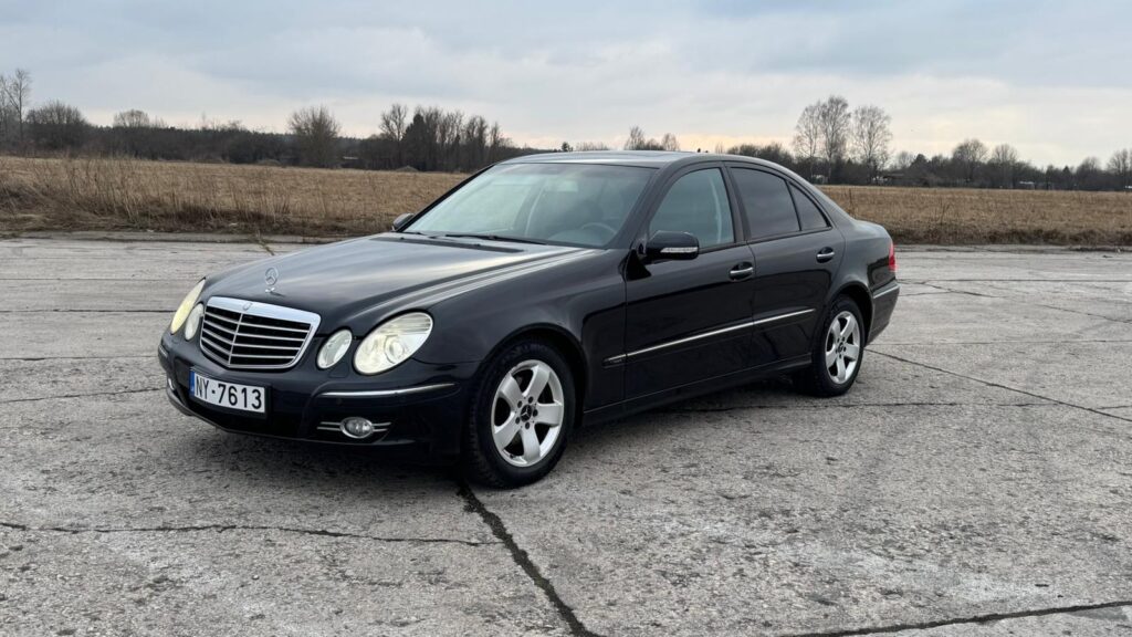 MERCEDES BENZ E220 AVANTGARDE