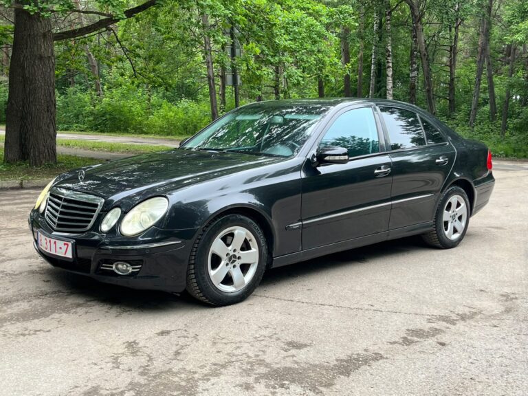 MERCEDES BENZ E220 AVANTGARDE