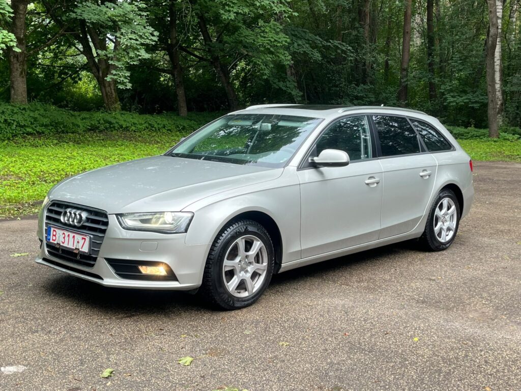 AUDI A4 AVANT
