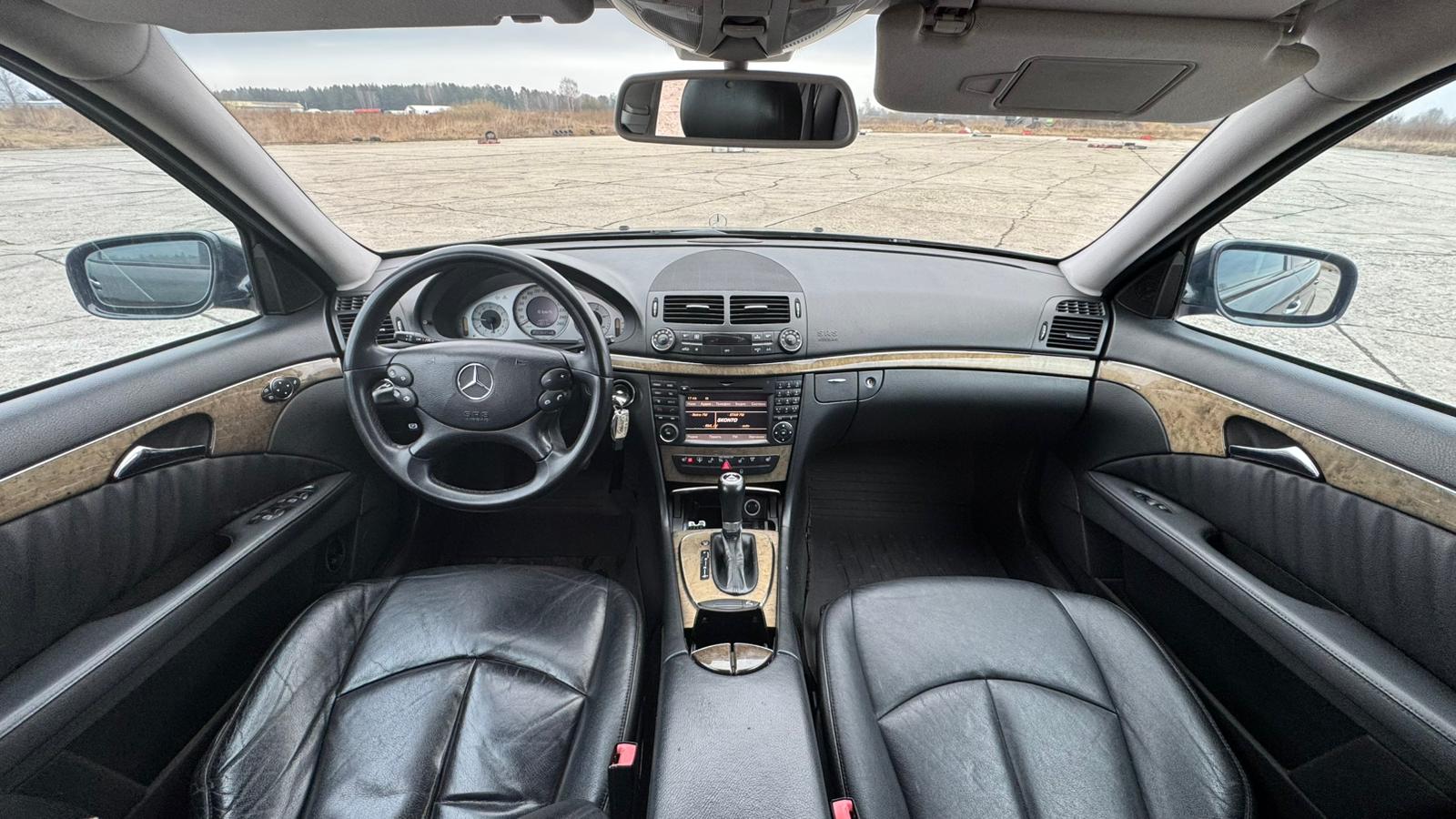 MERCEDES BENZ E220 AVANTGARDE