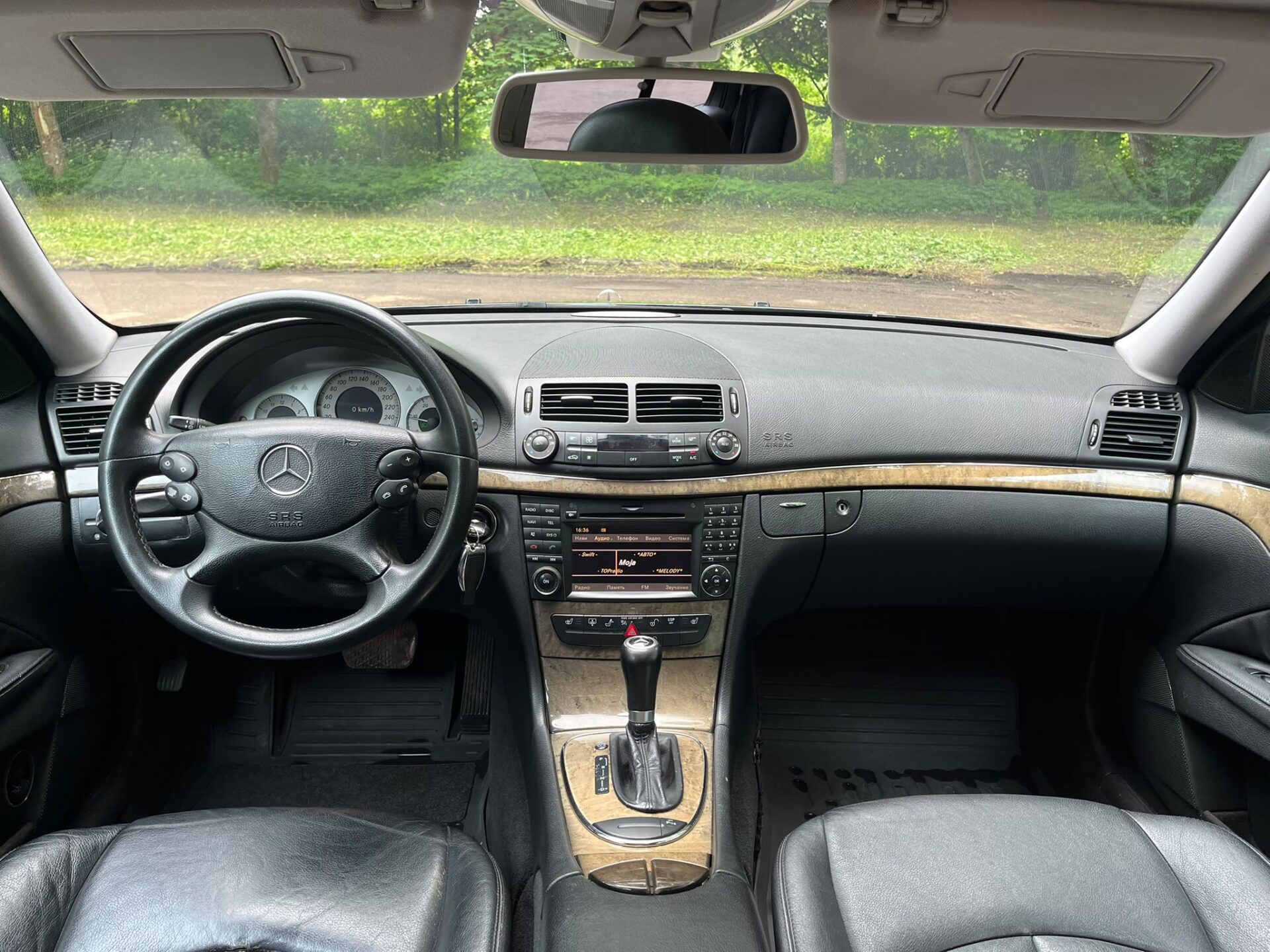 MERCEDES BENZ E220 AVANTGARDE
