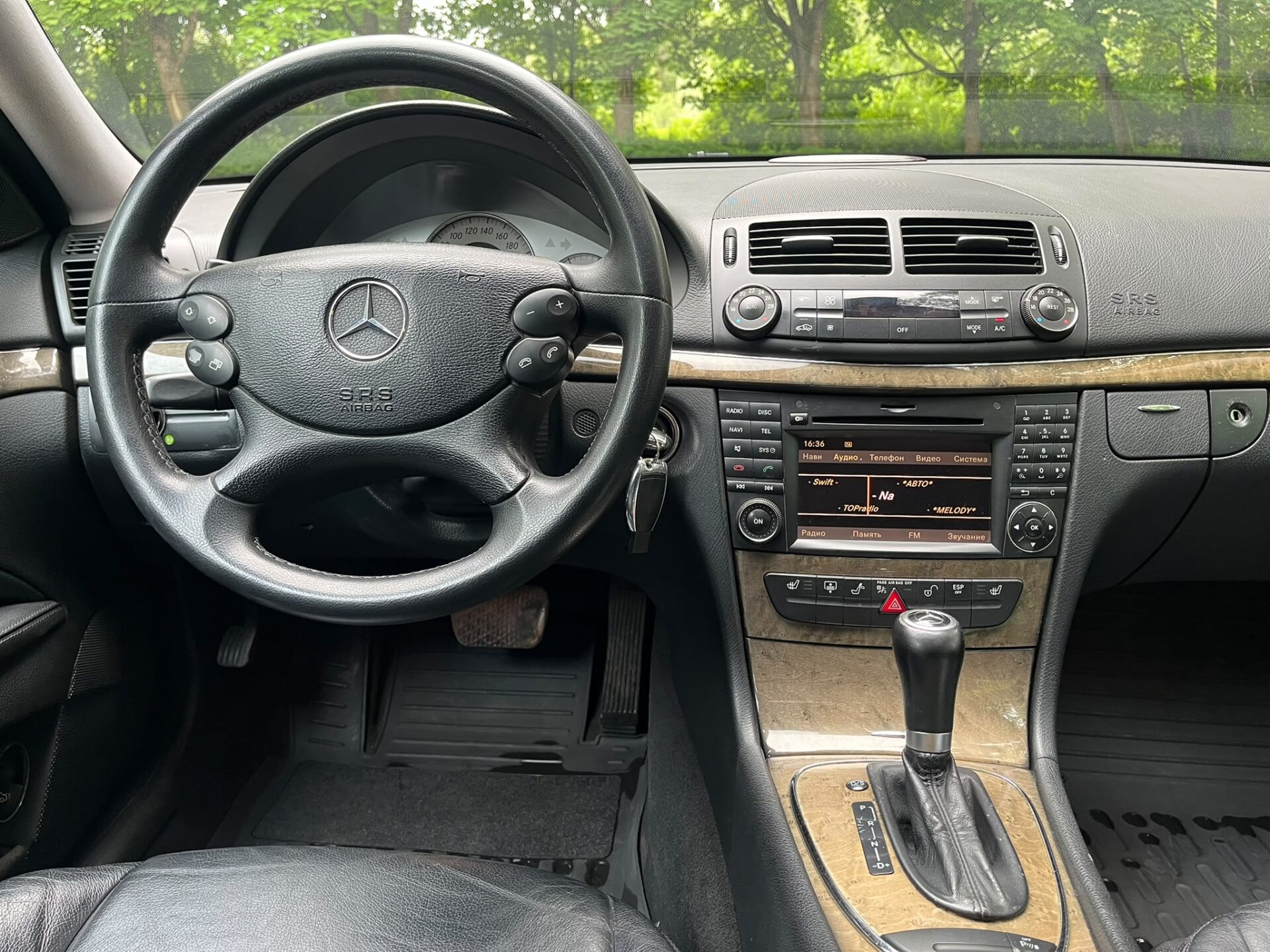 MERCEDES BENZ E220 AVANTGARDE