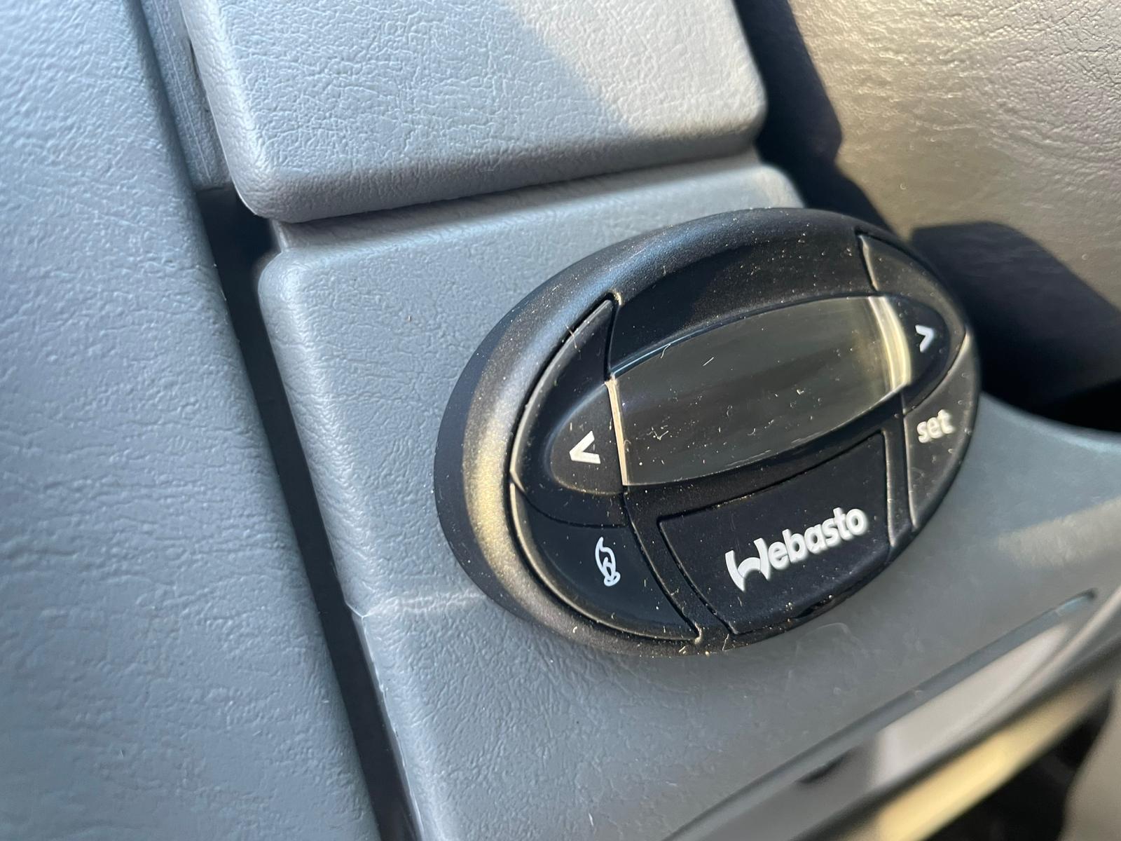 OPEL VIVARO KRAVAS BUSS