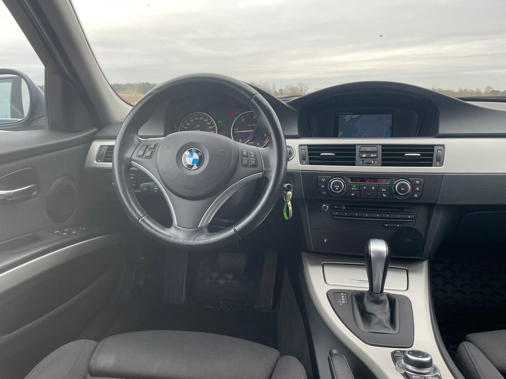 BMW 318 (E91)