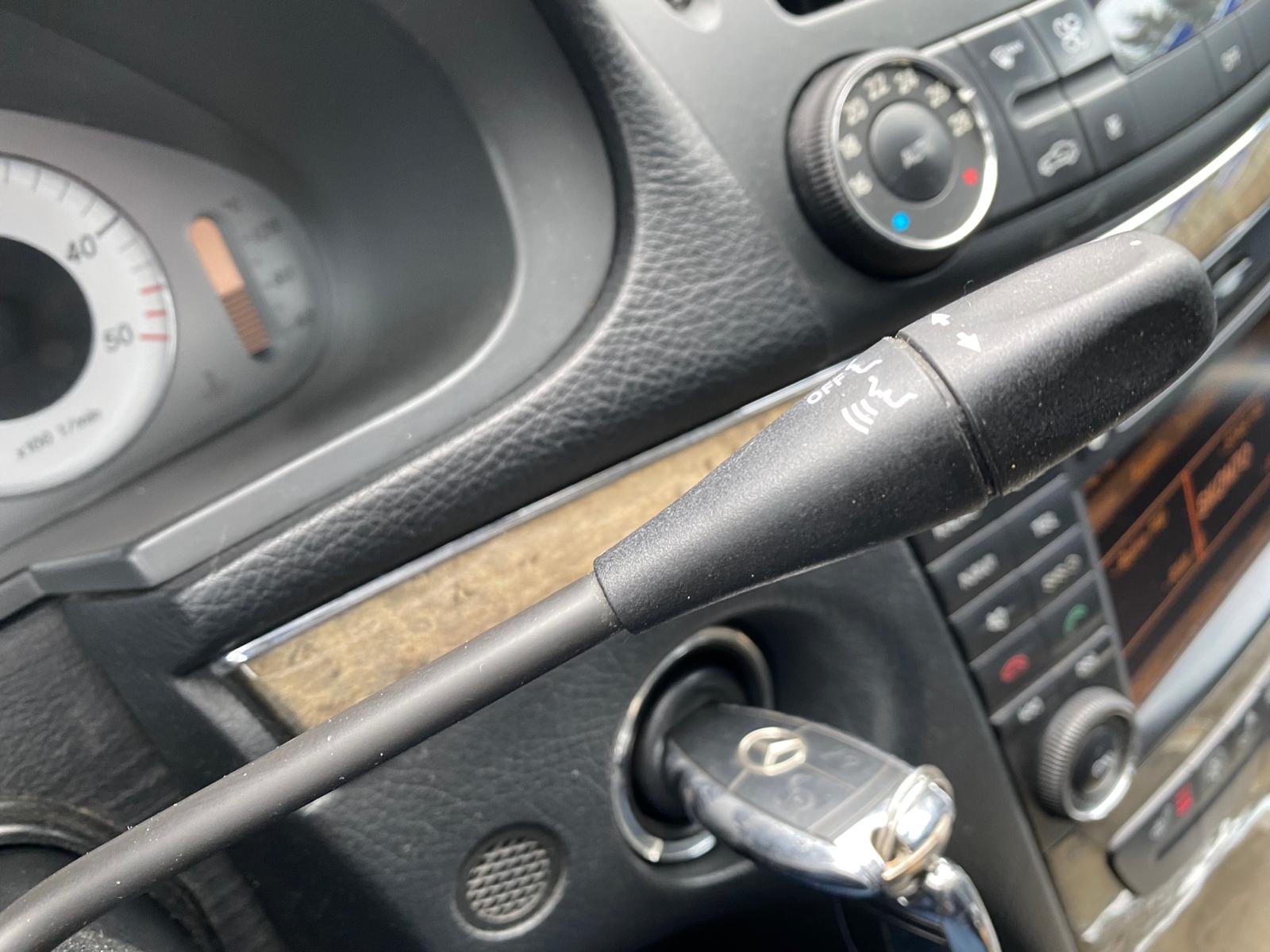 MERCEDES BENZ E220 AVANTGARDE