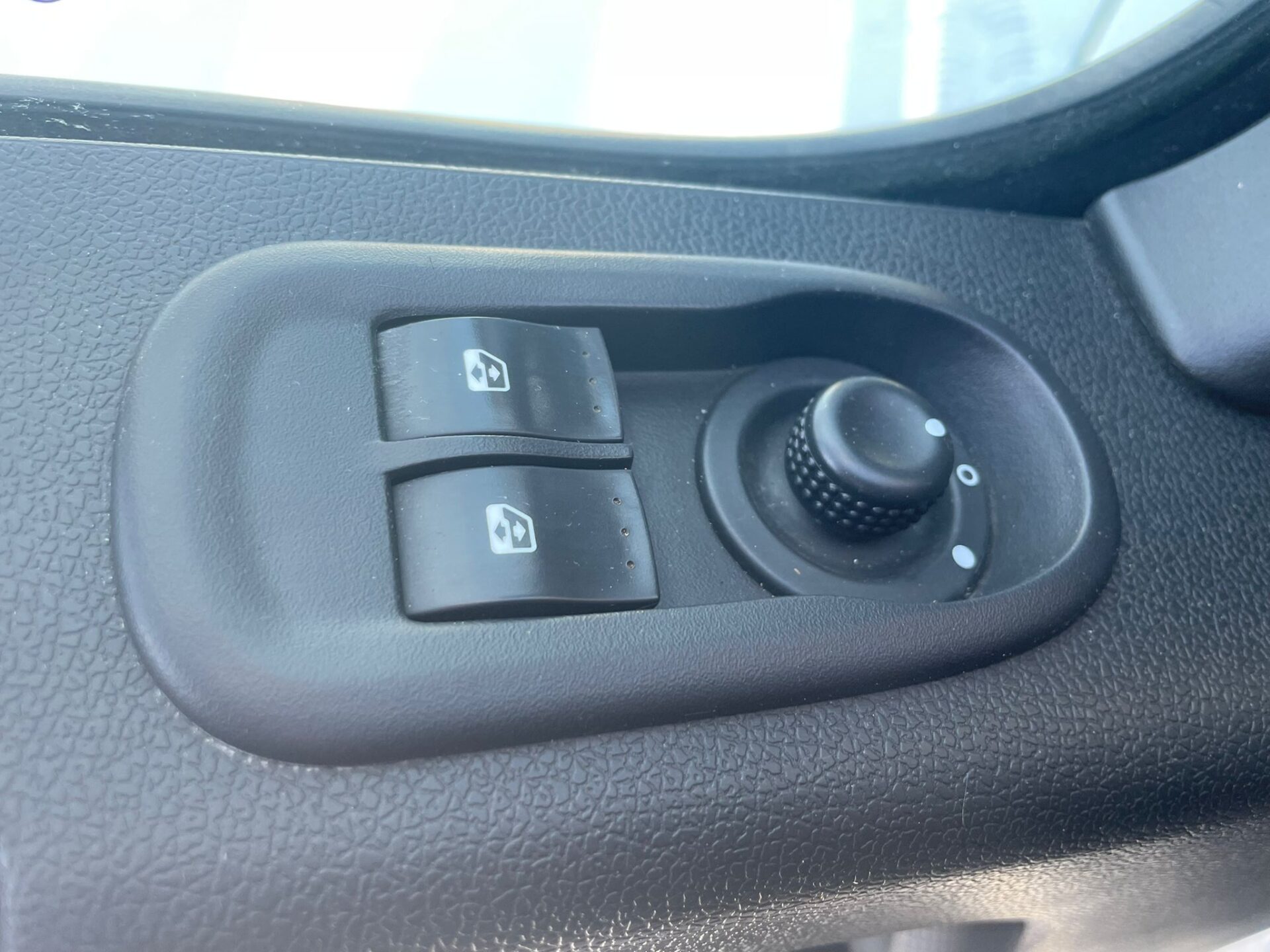 NISSAN NV400 KRAVAS BUSS