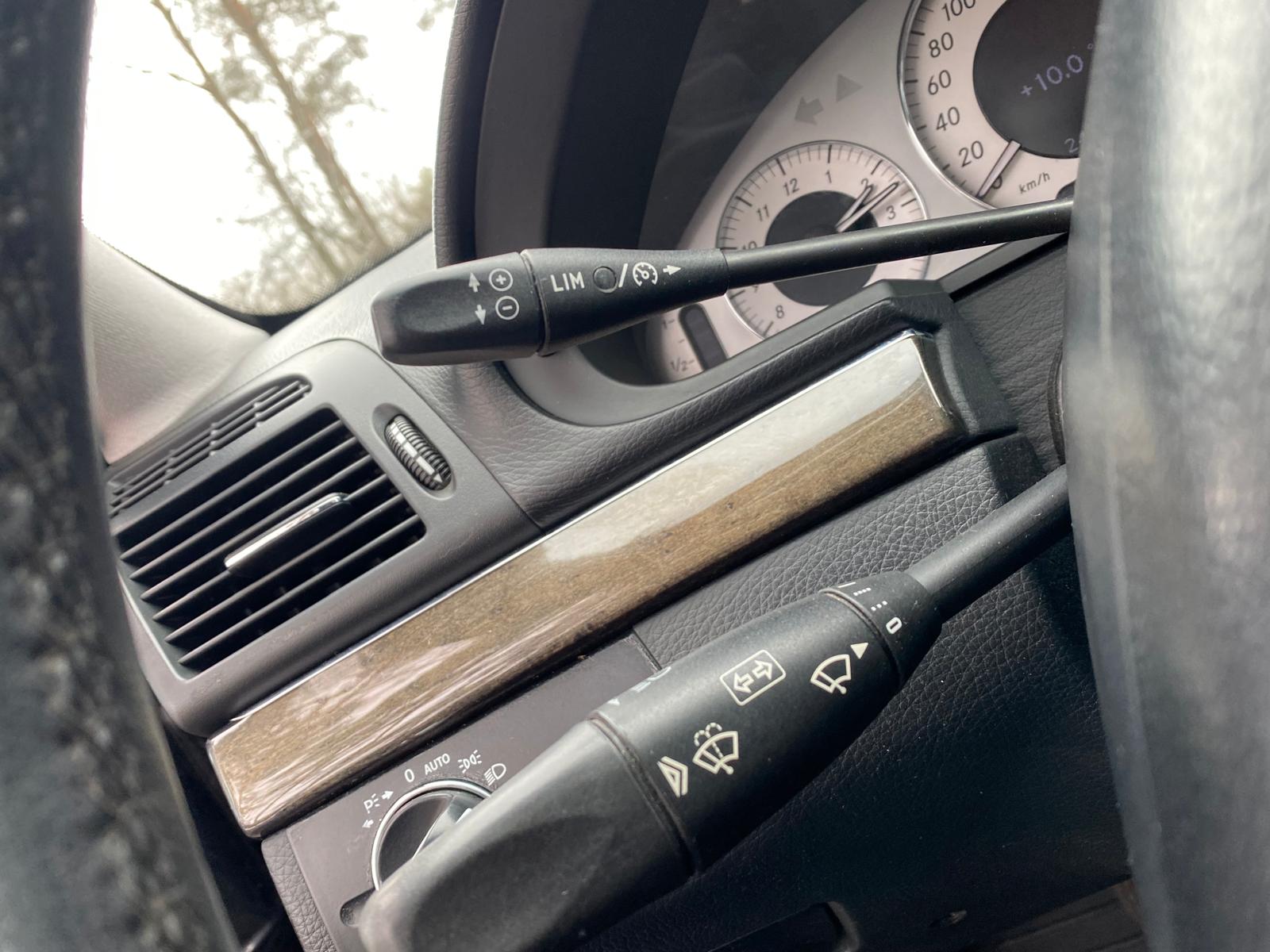 MERCEDES BENZ E220 AVANTGARDE