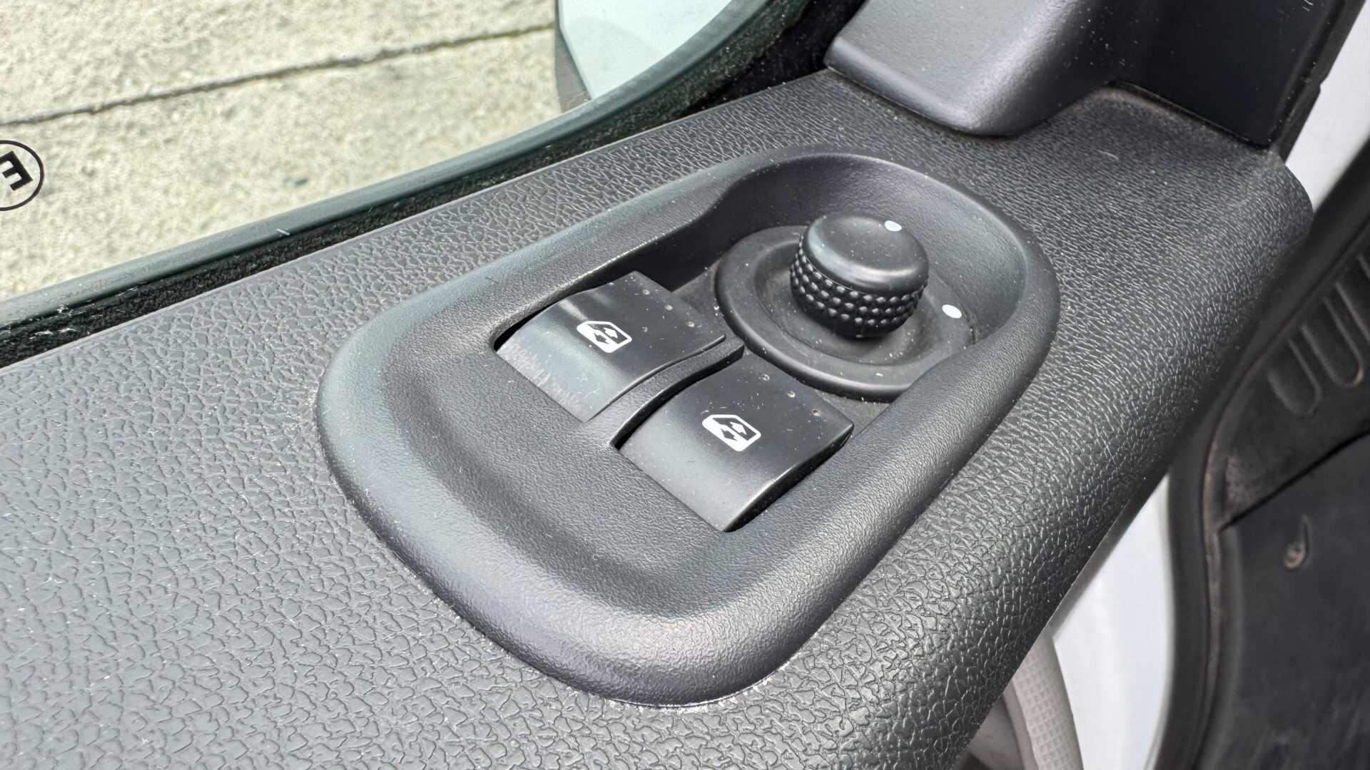 NISSAN NV400 KRAVAS BUSS